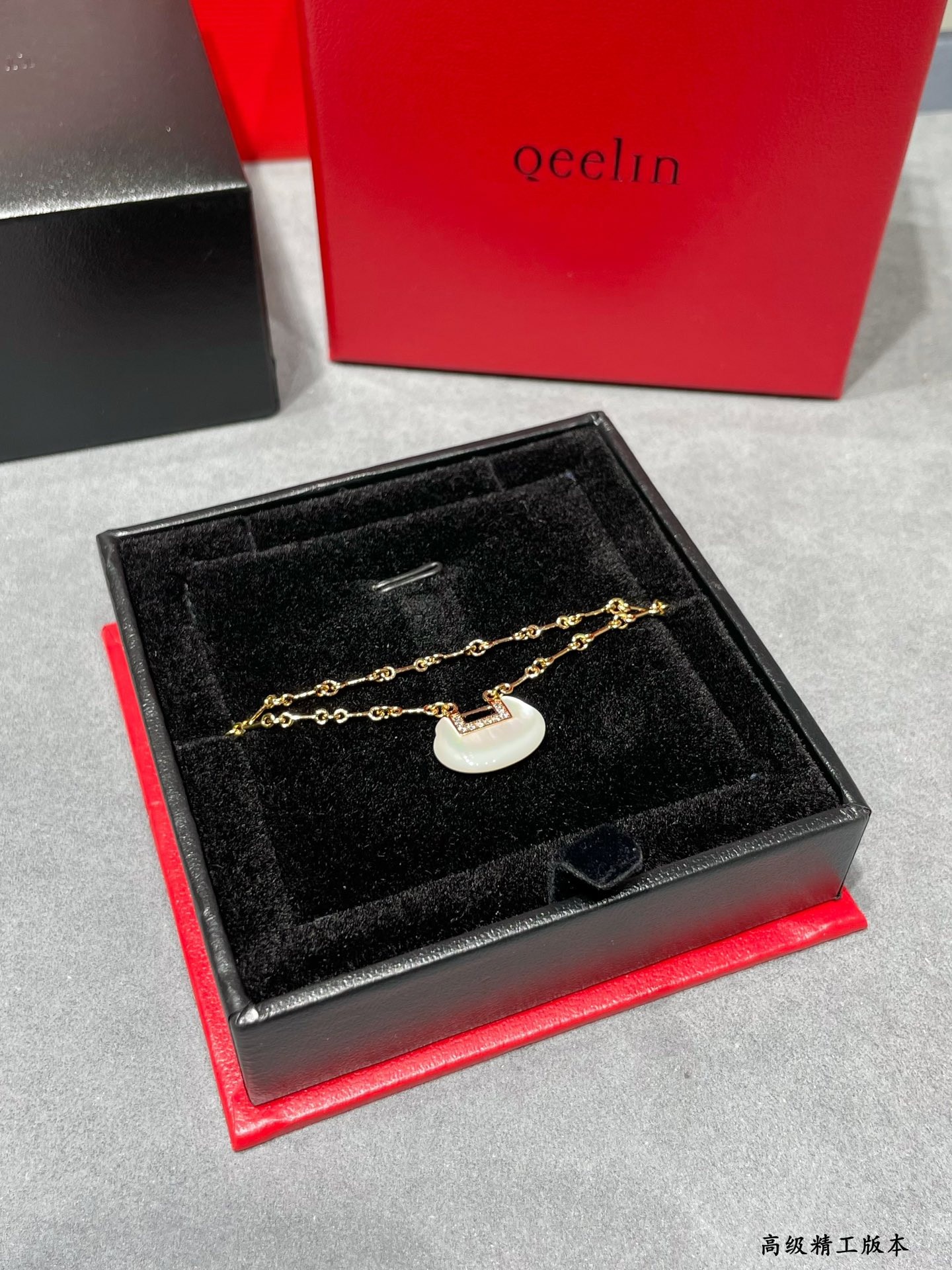 Qeelin YUYI Ruyi Mother-of-Pearl Bracelet