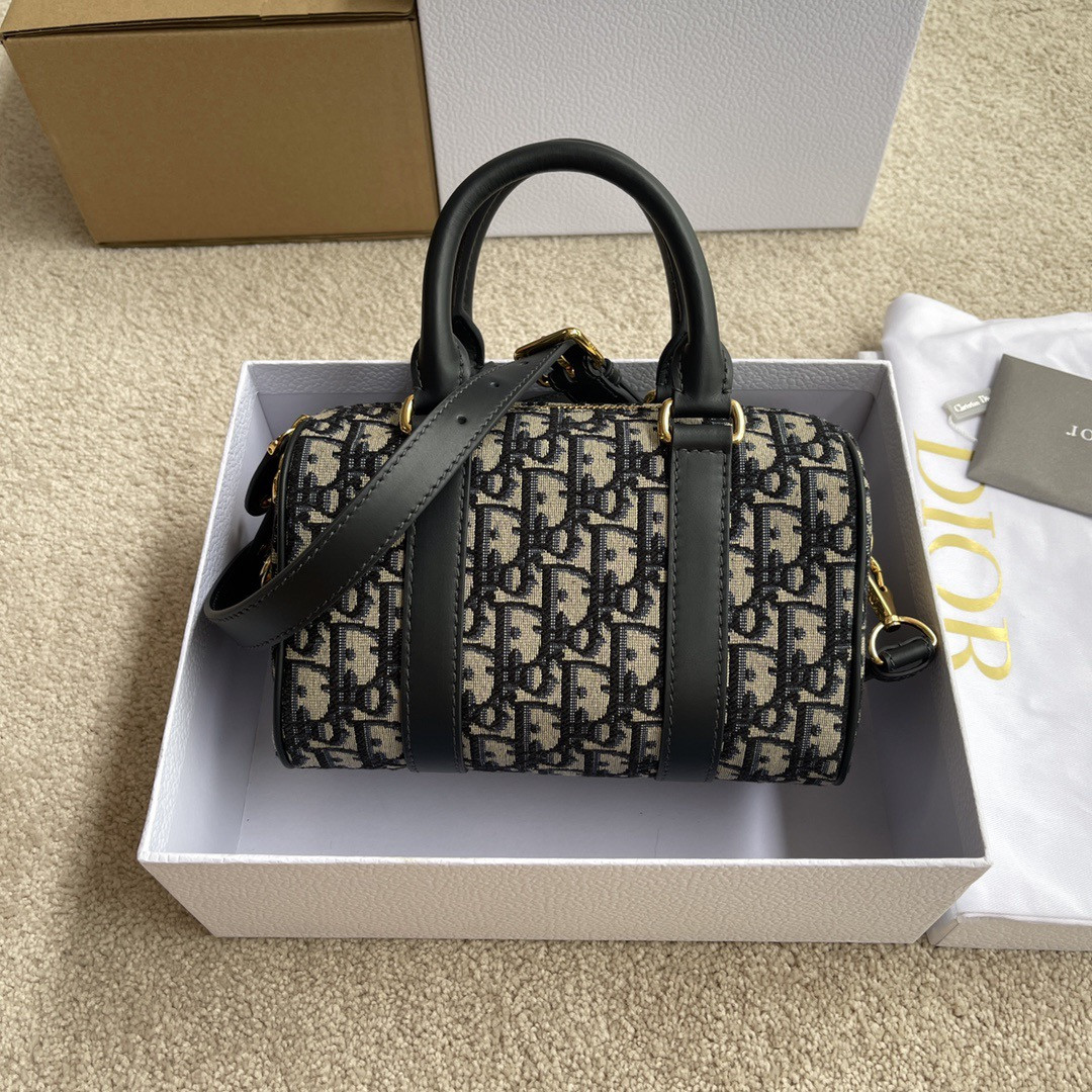 D*or groove 20 bag blue D*or oblique jacquard 20.5 x 13.5 x 12 cm / 8 x 5.5 x 4.5 inches