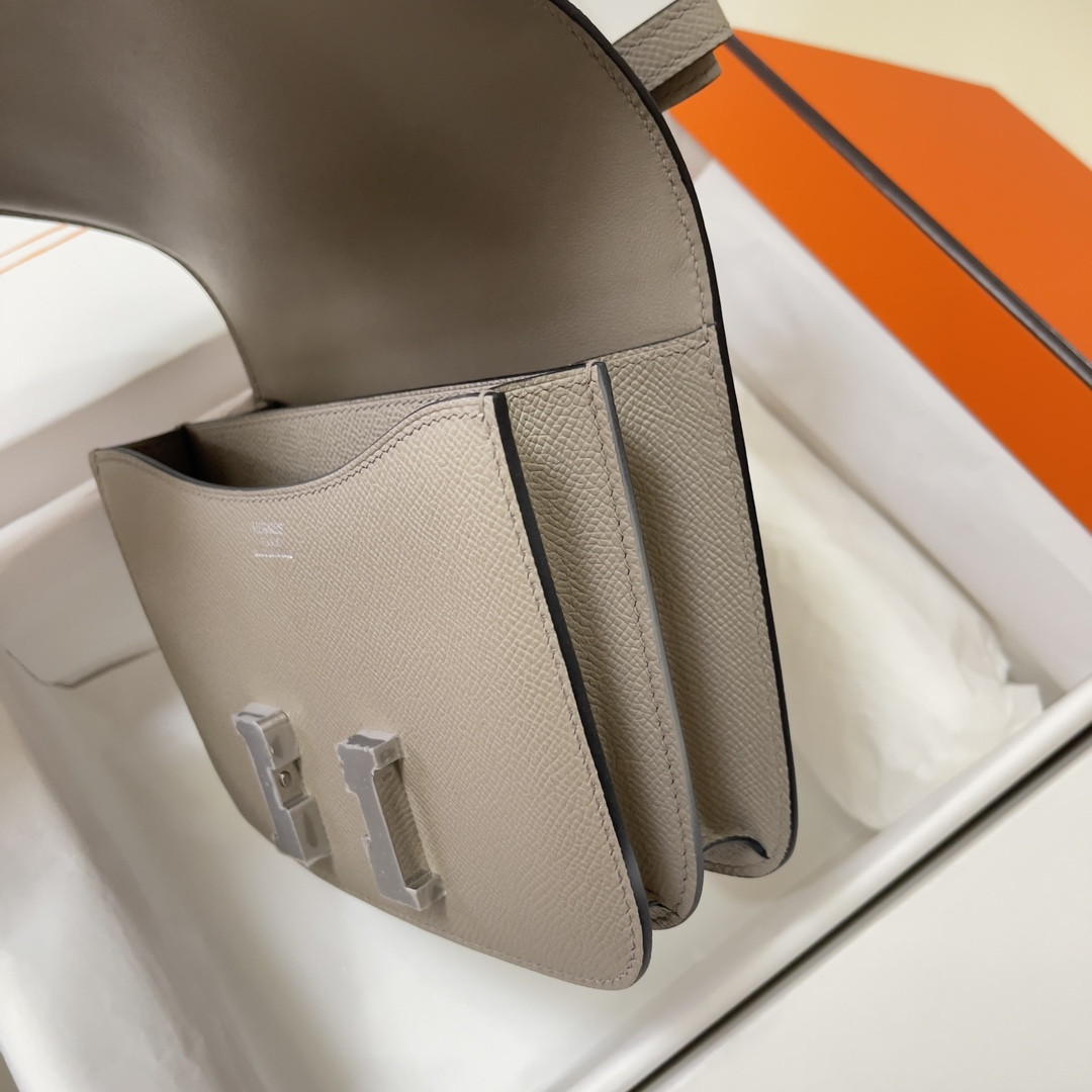 H**me5 constance 19 epsom silver hardware 7.25" x 6.25" x 2.25"