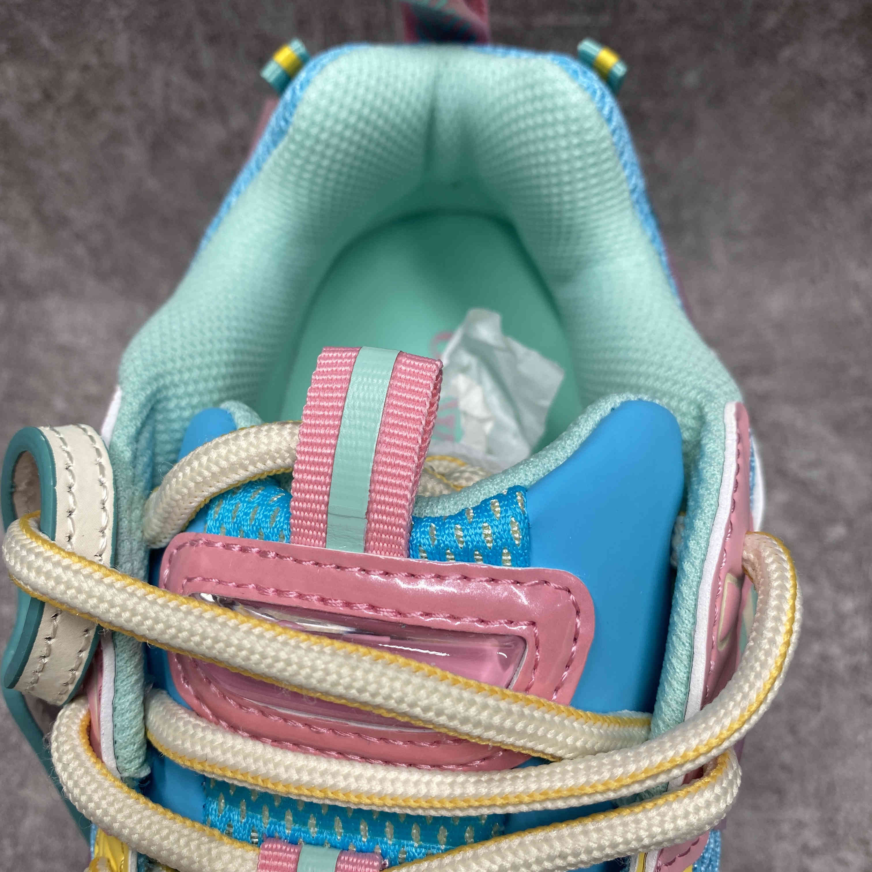 UA Off-White "BE RIGHT BACK"