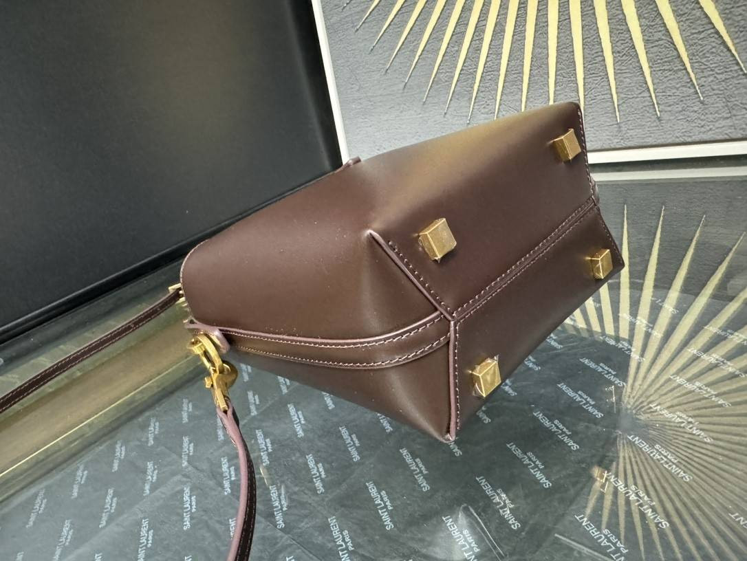 Y*L le 37 mini (shiny leather) 15x13x6cm