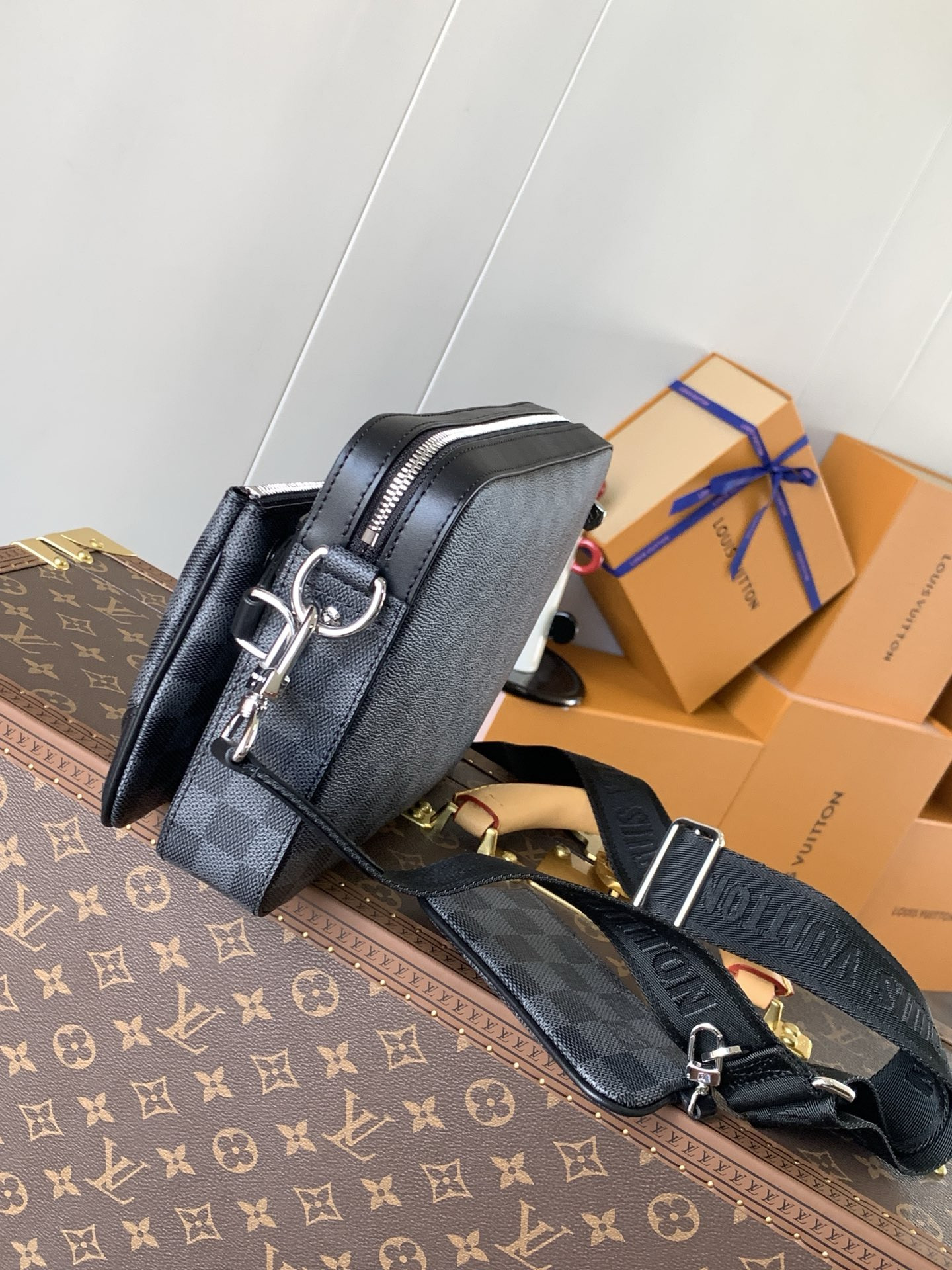 LV  TRIO MESSENGER N40519   25x18.5x7cm