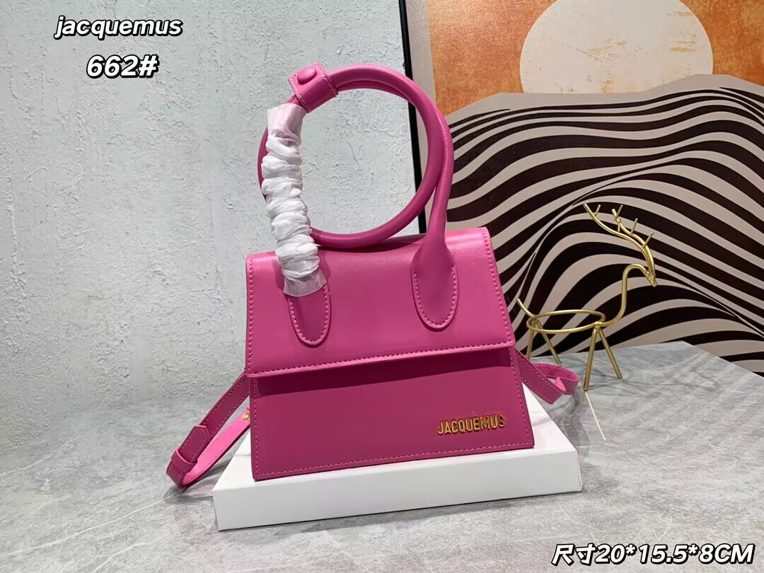 JACQUEMUS Le Chiquito moyen LES CLASSIQUES 20×15.5×8cm