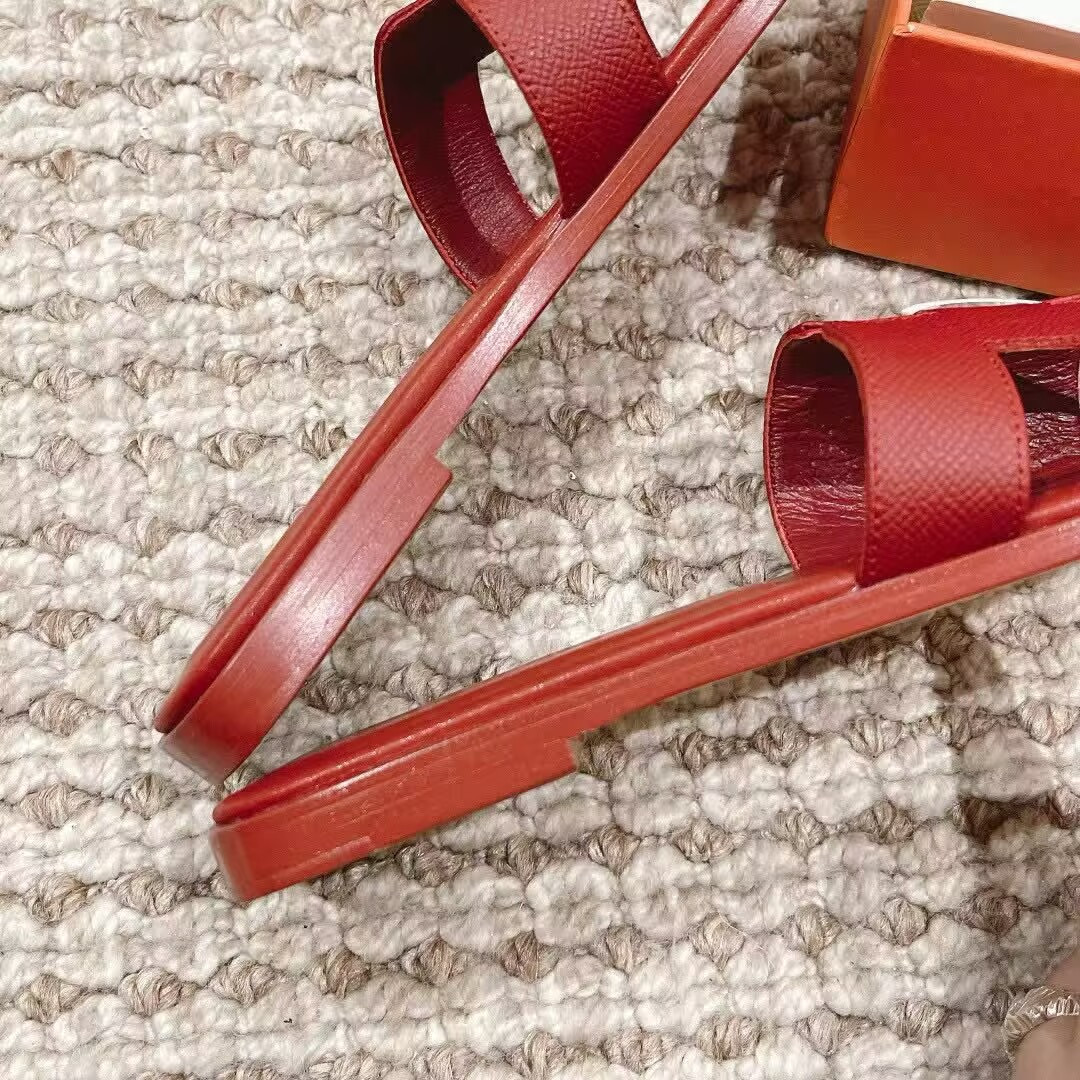 ua H**me5 oran sandal