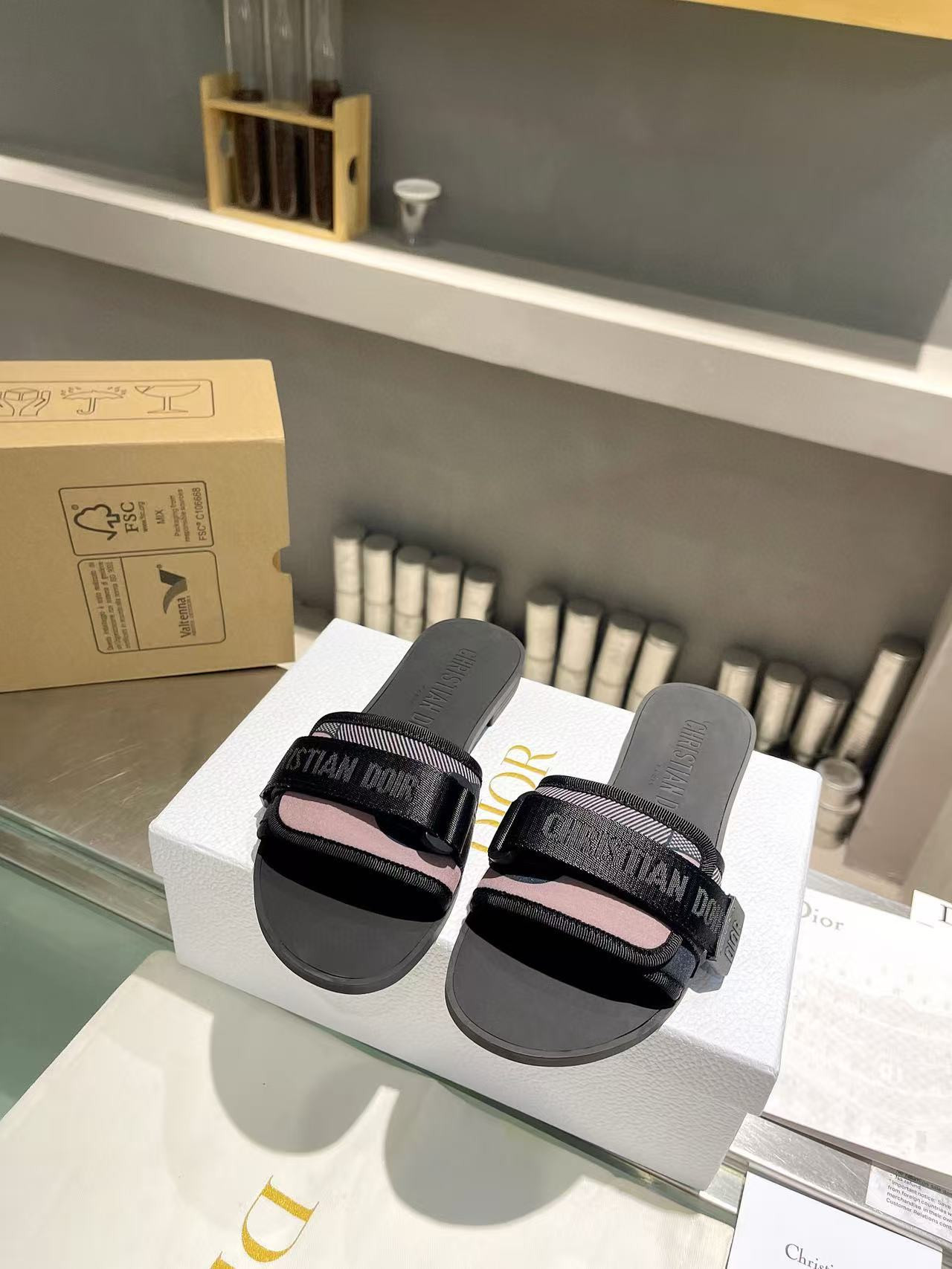 UA Dio(r)evolution Slide