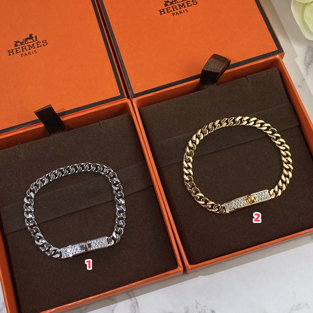 H**mes button bracelet