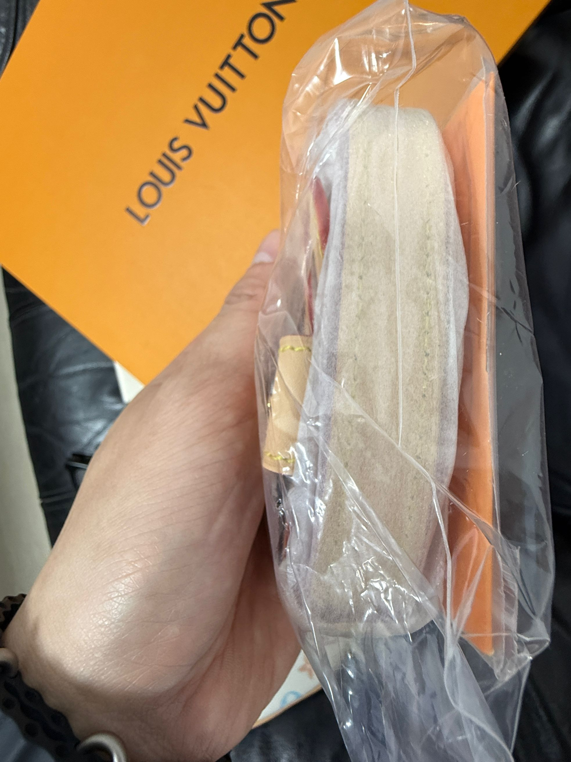 LV HIGH RISE M13660 16x8x38cm