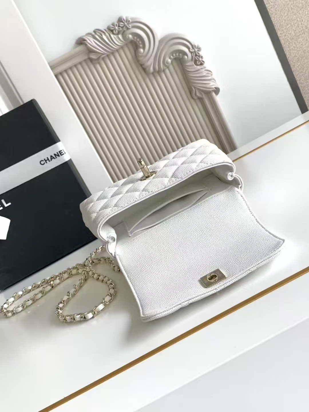 Ch*el coco handle nano 11.5x14.5x5.5cm