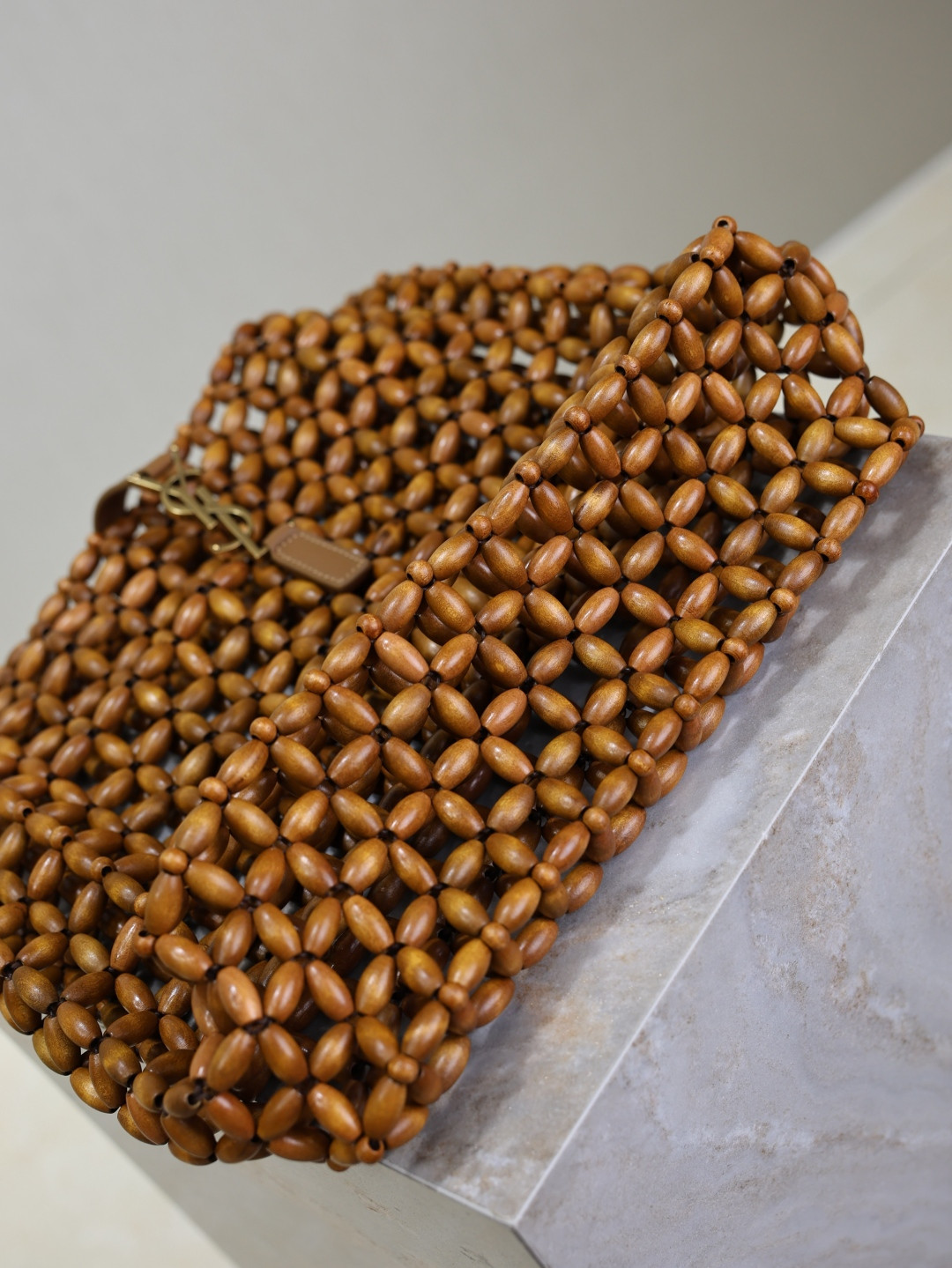 Y*L le 5 à 7 large in wood beads 30x35x10cm