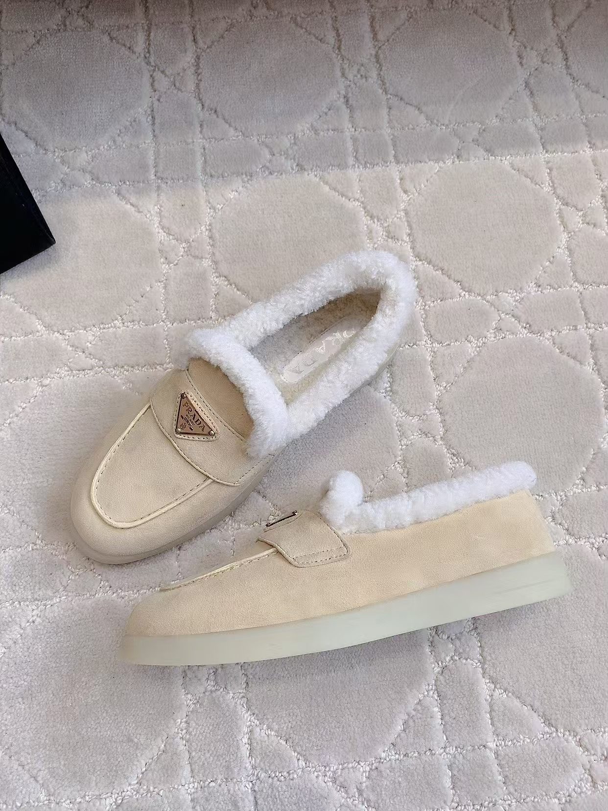 ua Pra*a suede slides