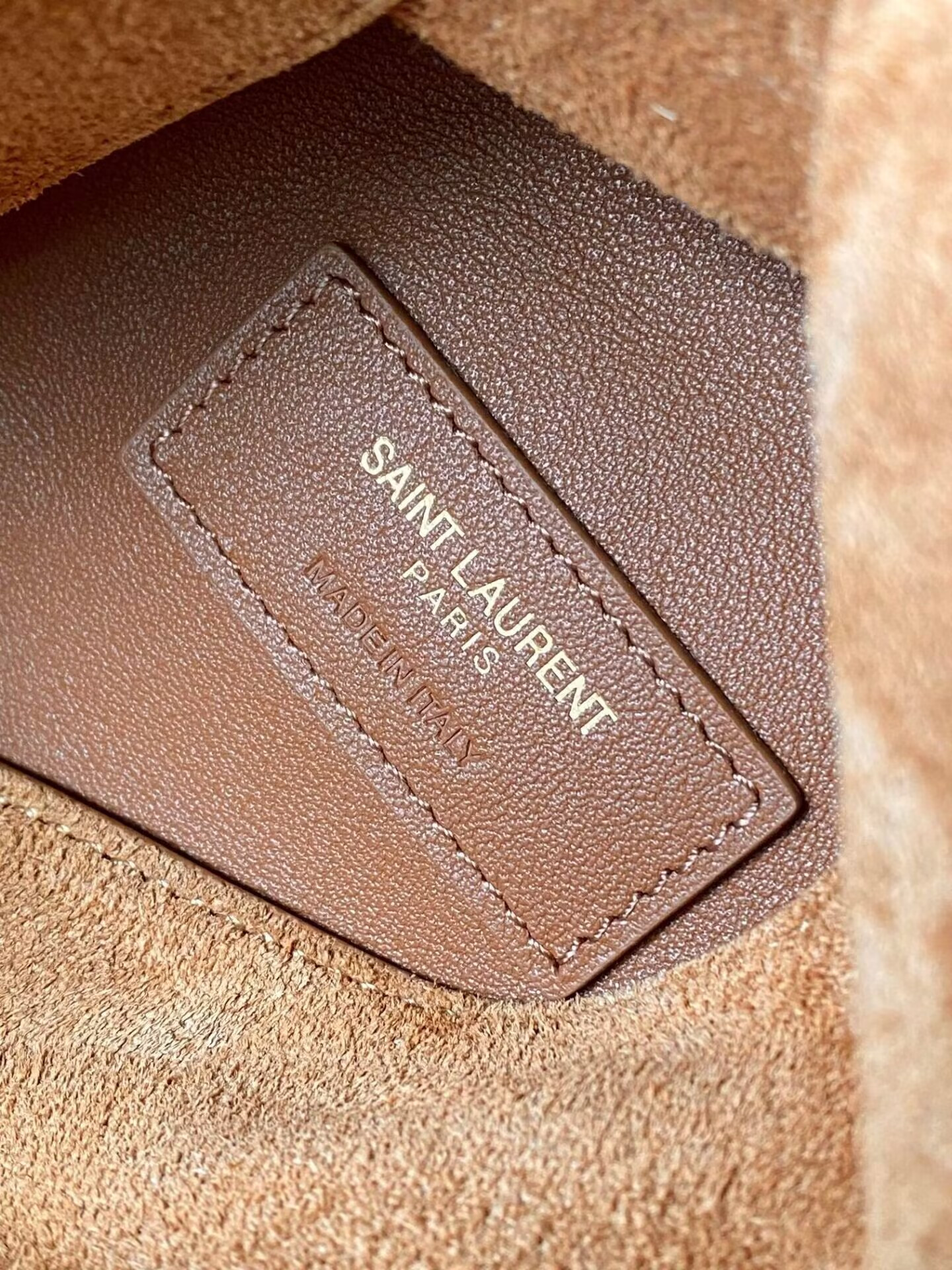 y*l le 5 À 7 S*pple large in suede 30 x 31 x 13 cm