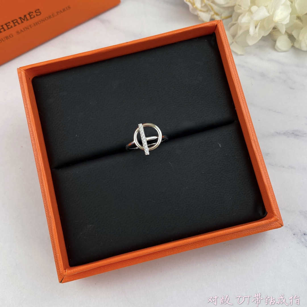 H**me5 ot half di*m*nd ring