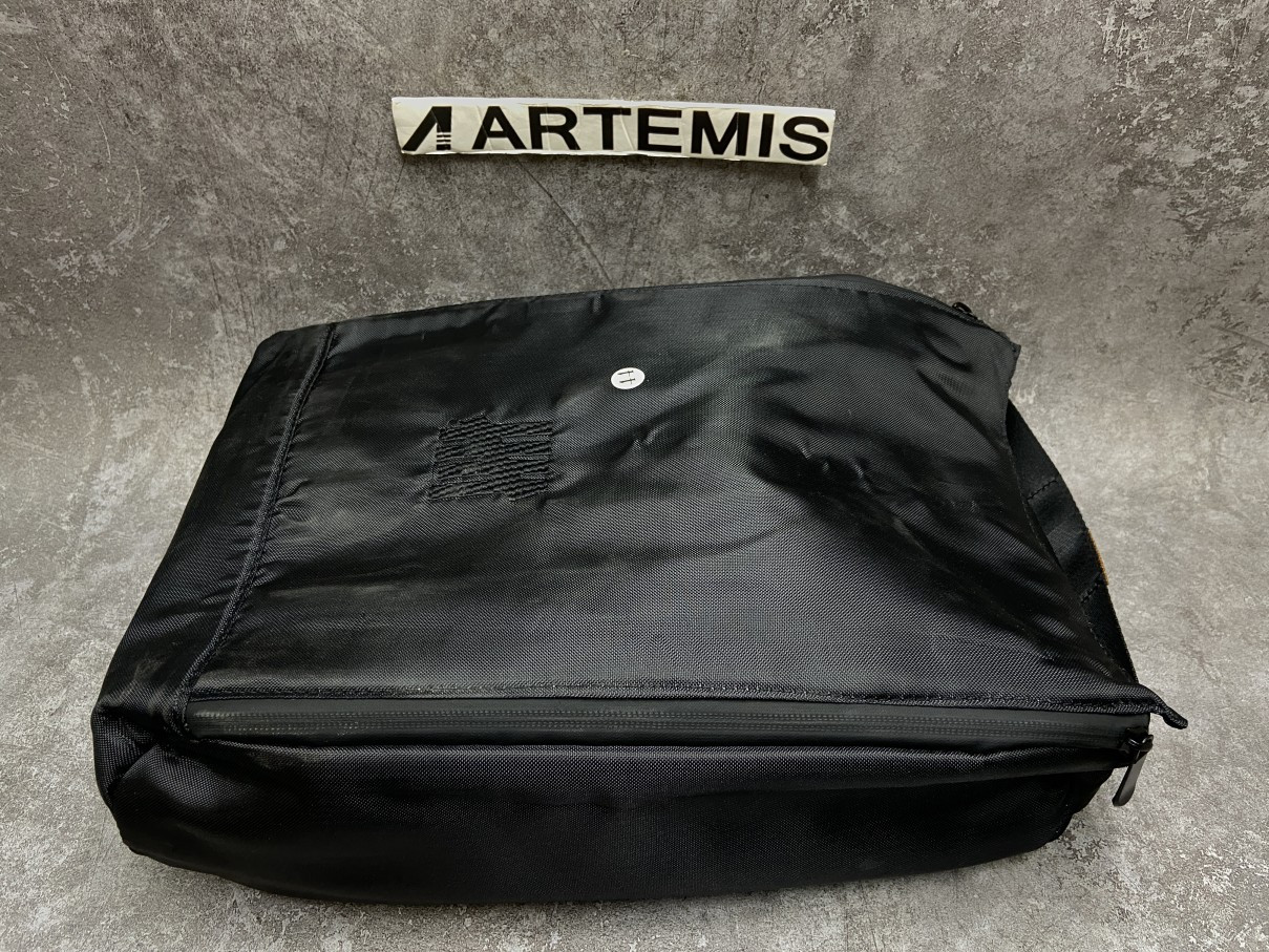 Air Jordan 4 Retro UNDFTD