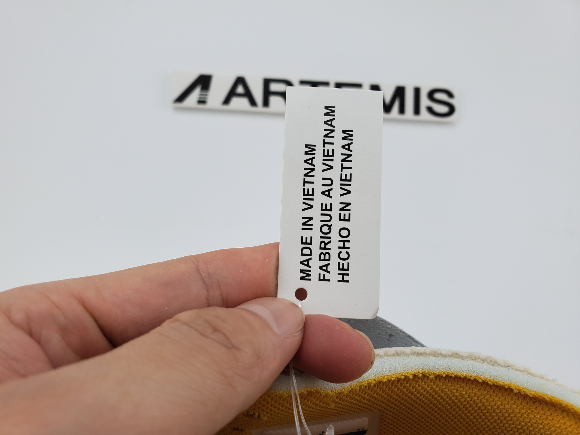 Air Jordan 1 Retro High Off-White Yellow