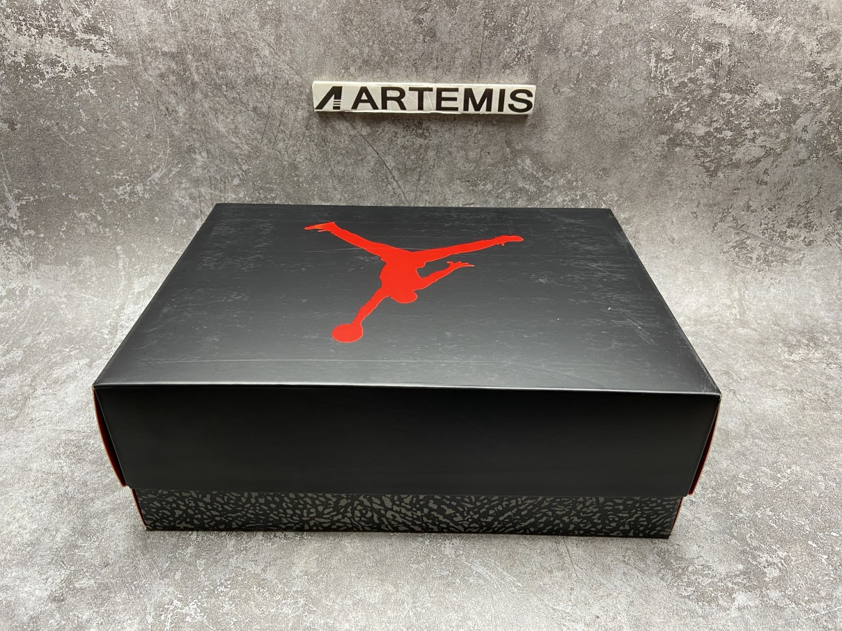 Air Jordan 3 Retro Varsity Royal Cement