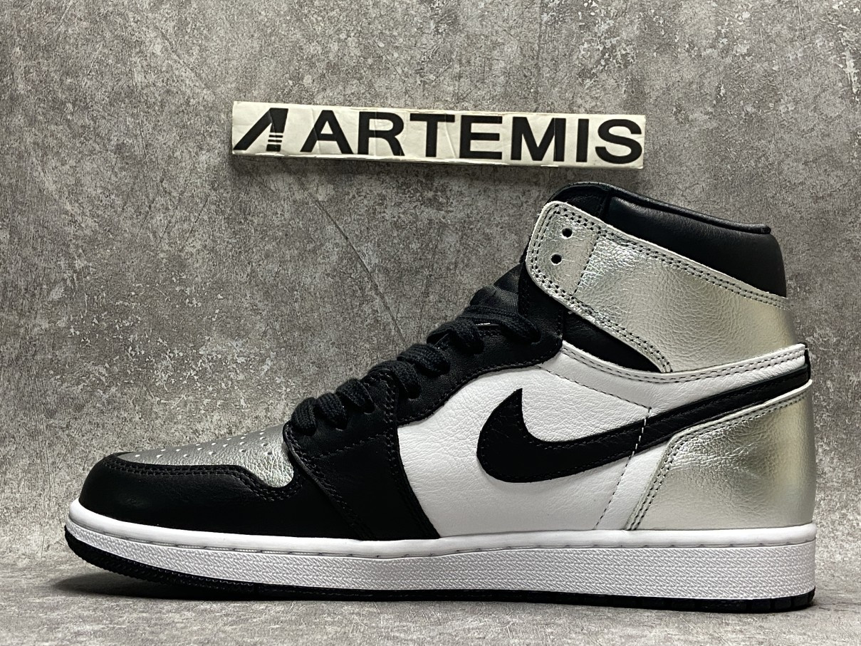 Air Jordan 1 Retro High Silver Toe