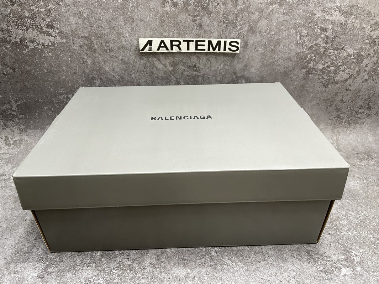 Balenciga Track Clear Sole in Black