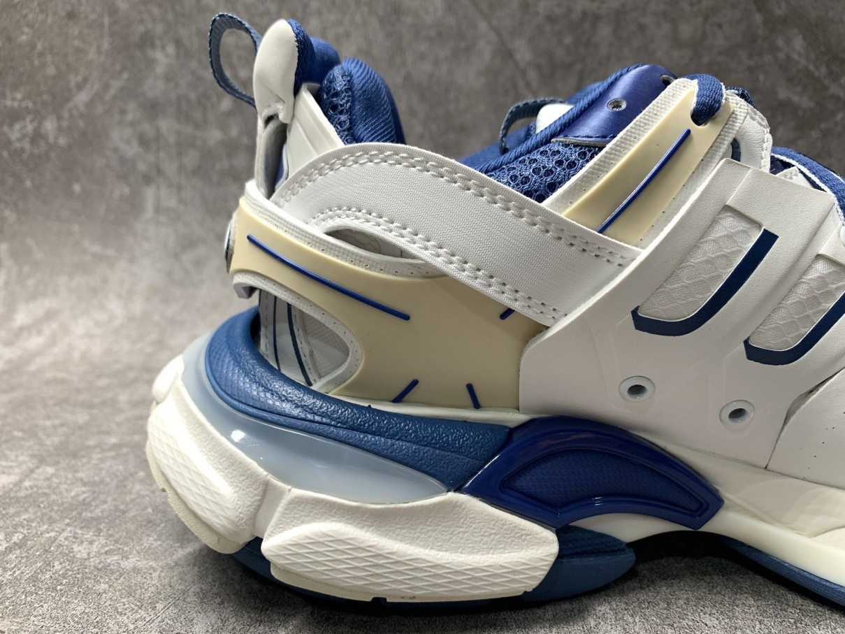 Balenciga Track Worn Out In Light Grey