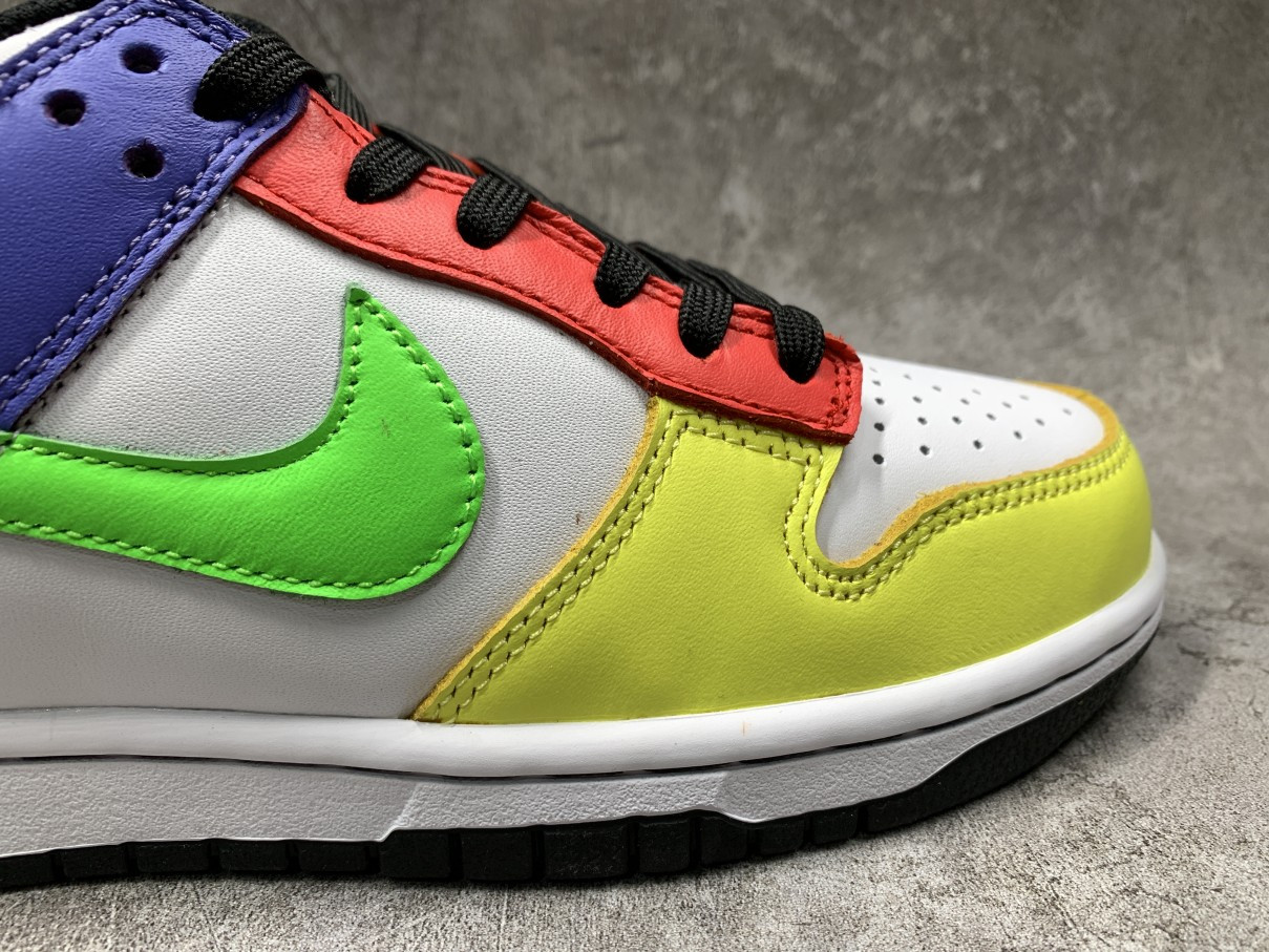 Nike Dunk Low Green Strike