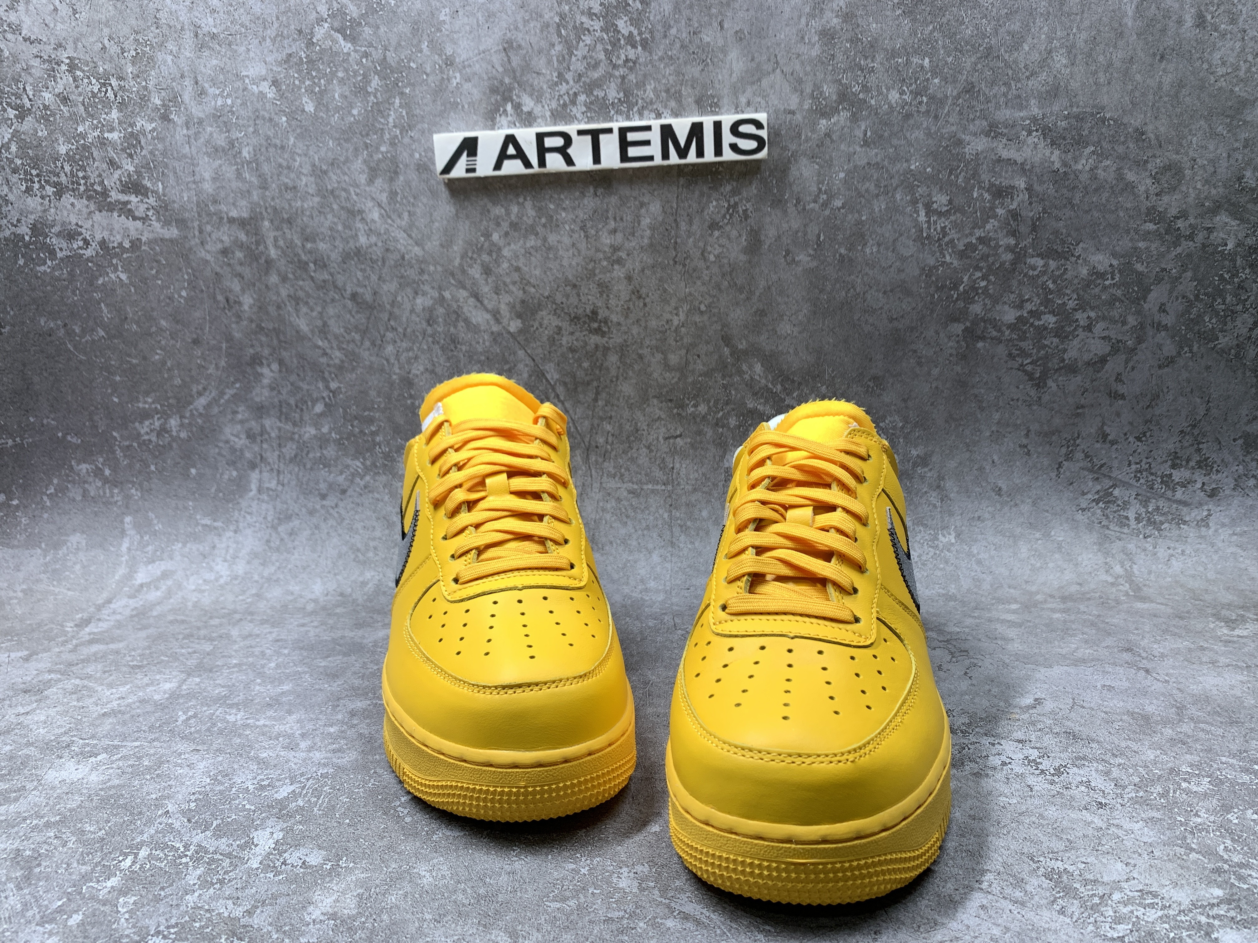 Air Force 1 x Off-White Low University Gold