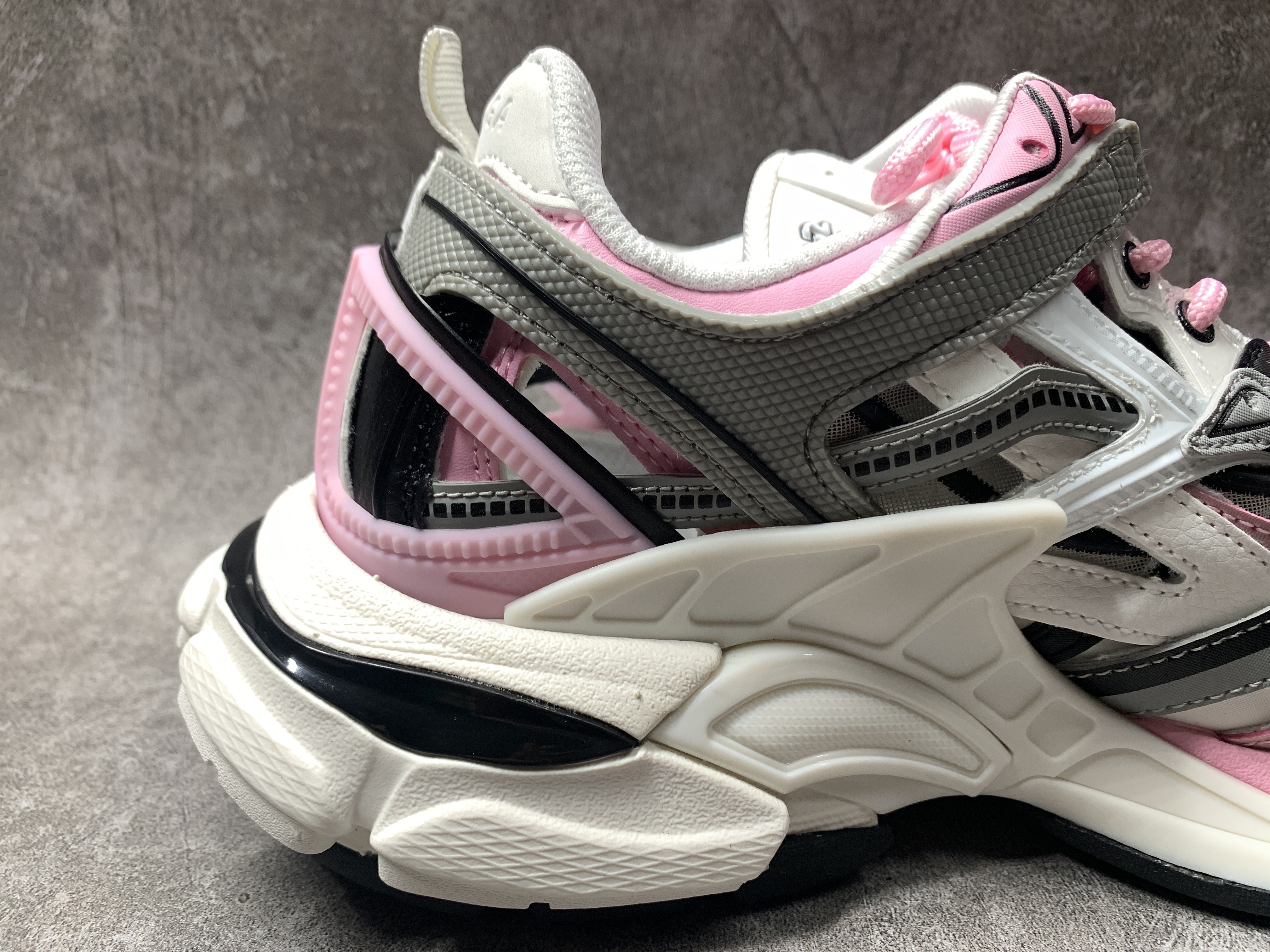 Balenciga Wmns Track.2 Sneaker Pink
