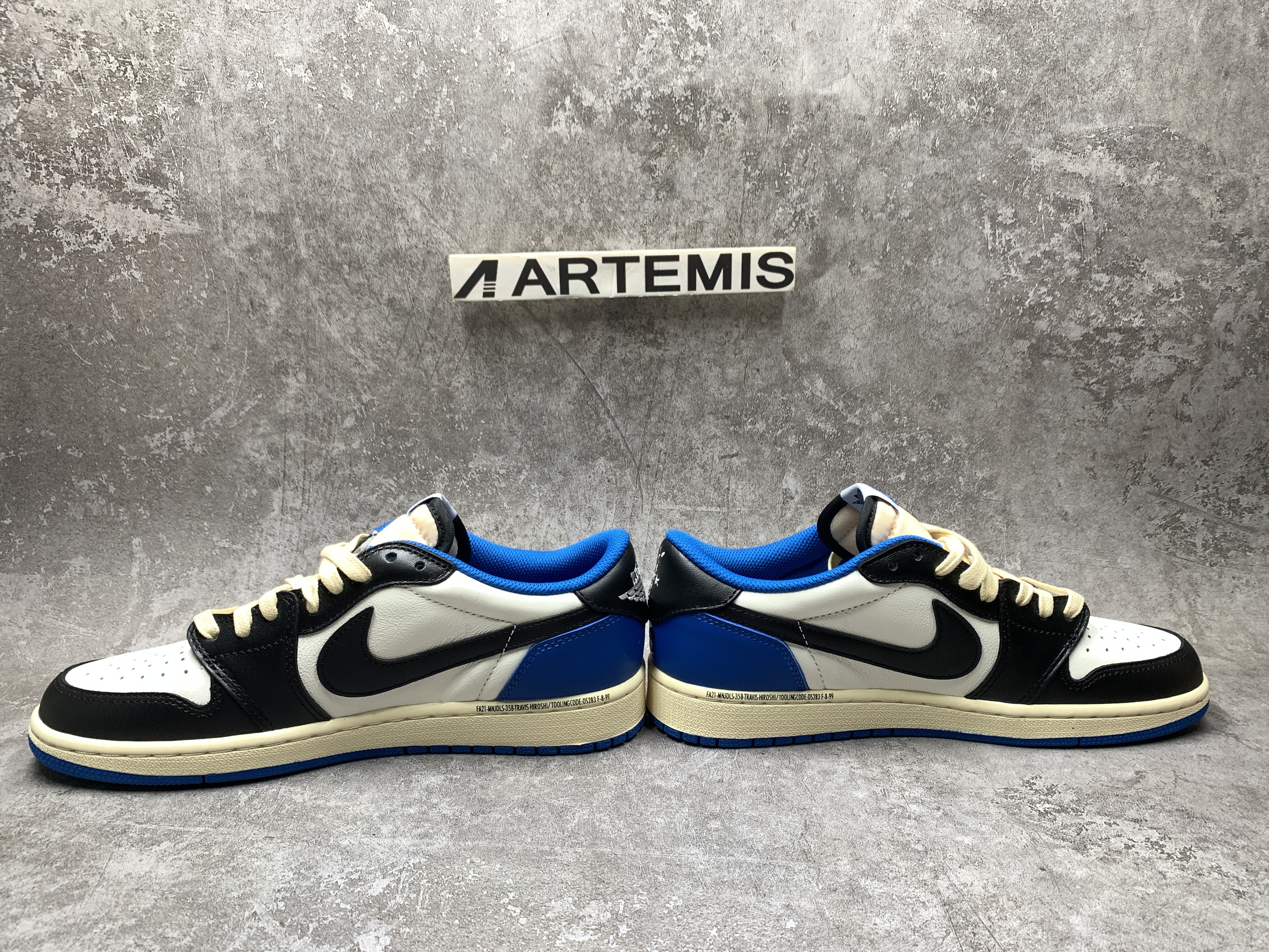 Air Jordan 1 Low Fragment Design x Travis Scott