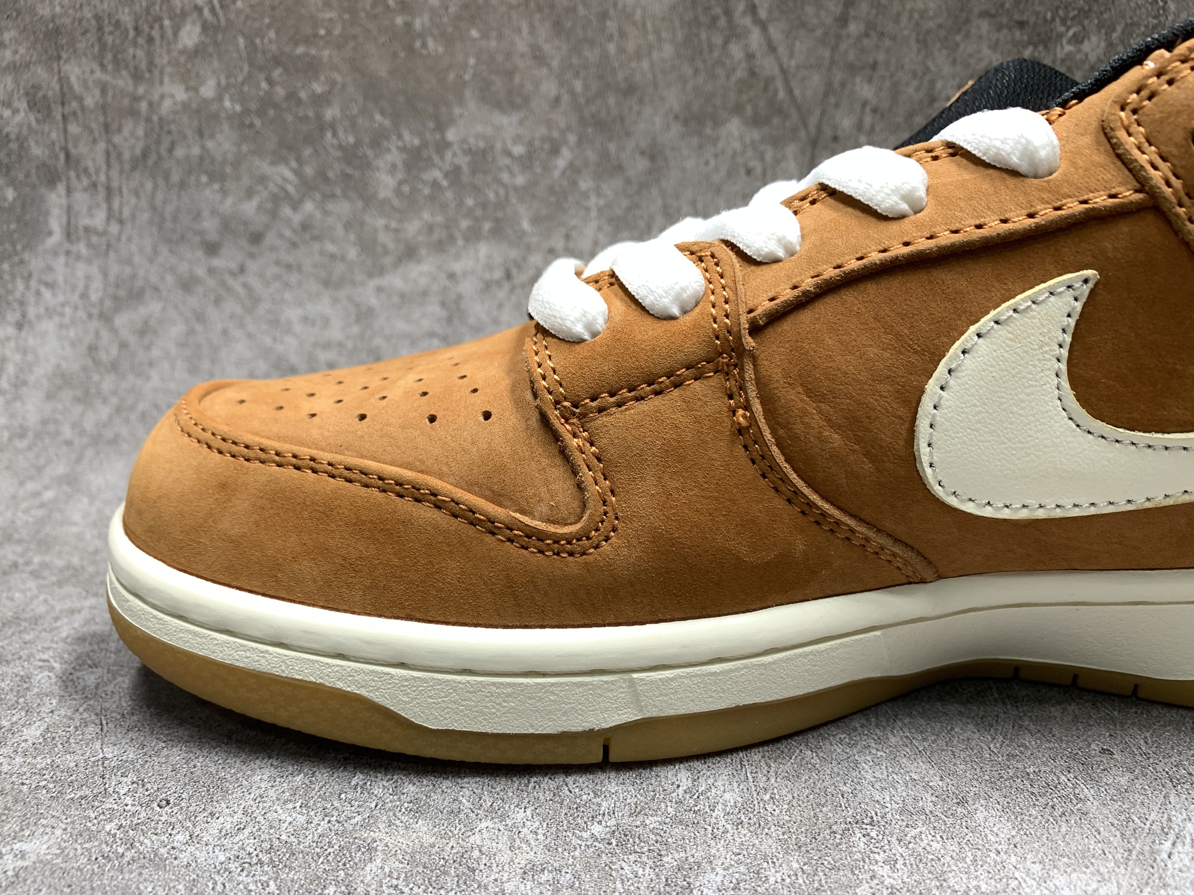 Nike SB Dunk Low Pro Dark Russet