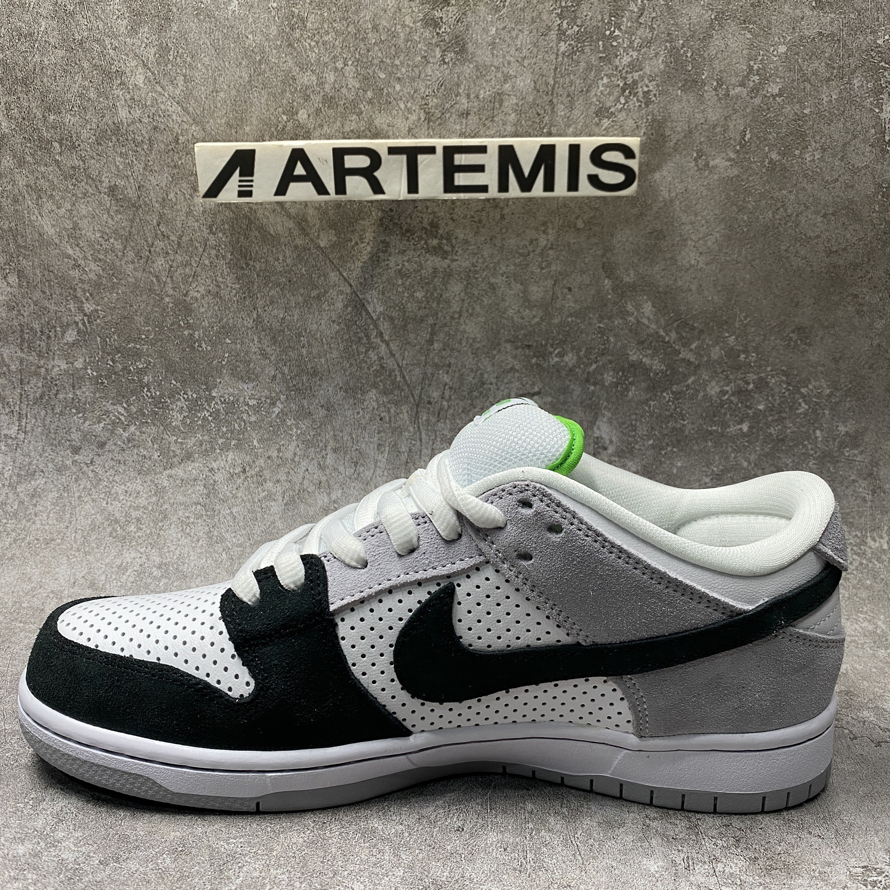 Nike SB Dunk Low Chlorophyll