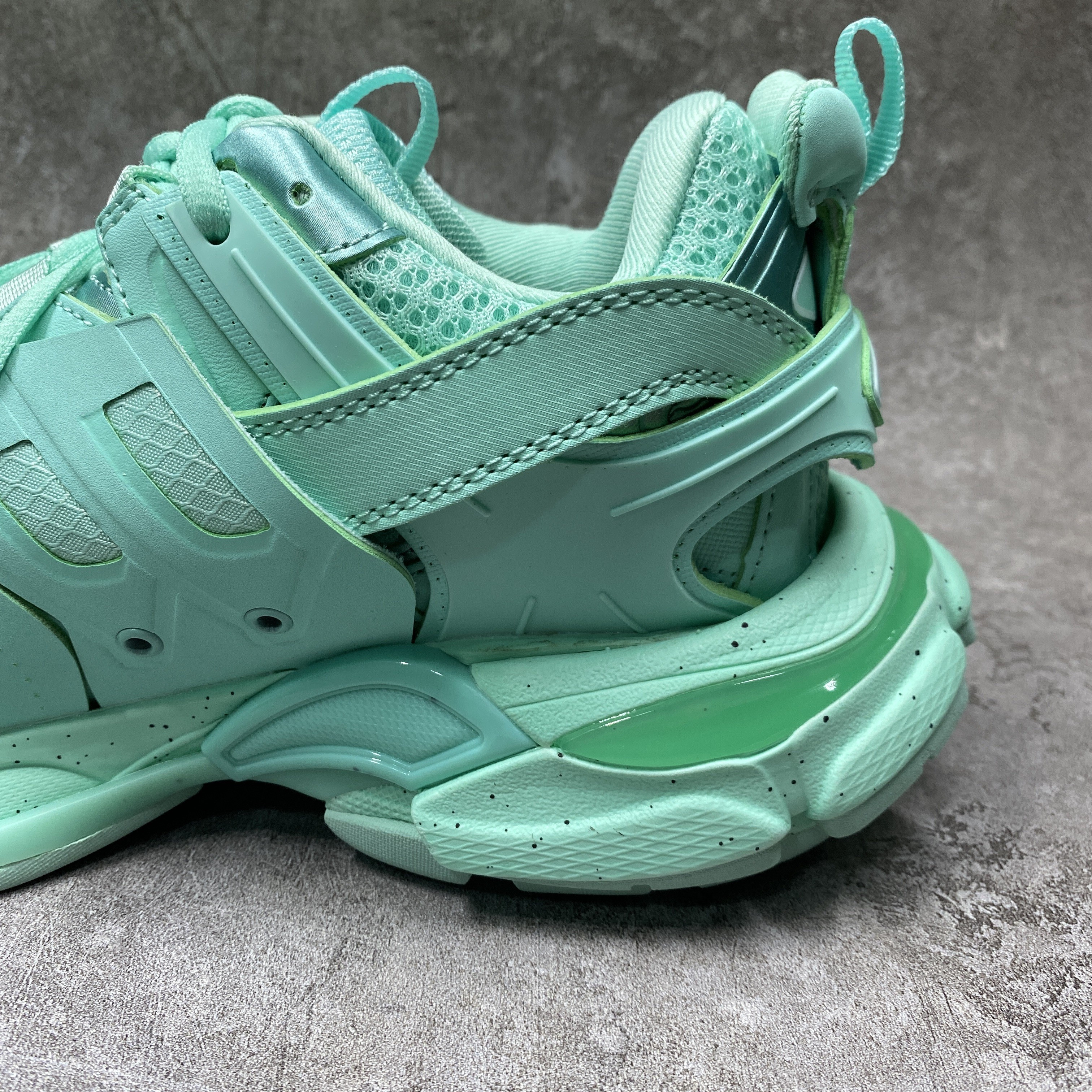 Balenciga Wmns Track Trainer Light Blue