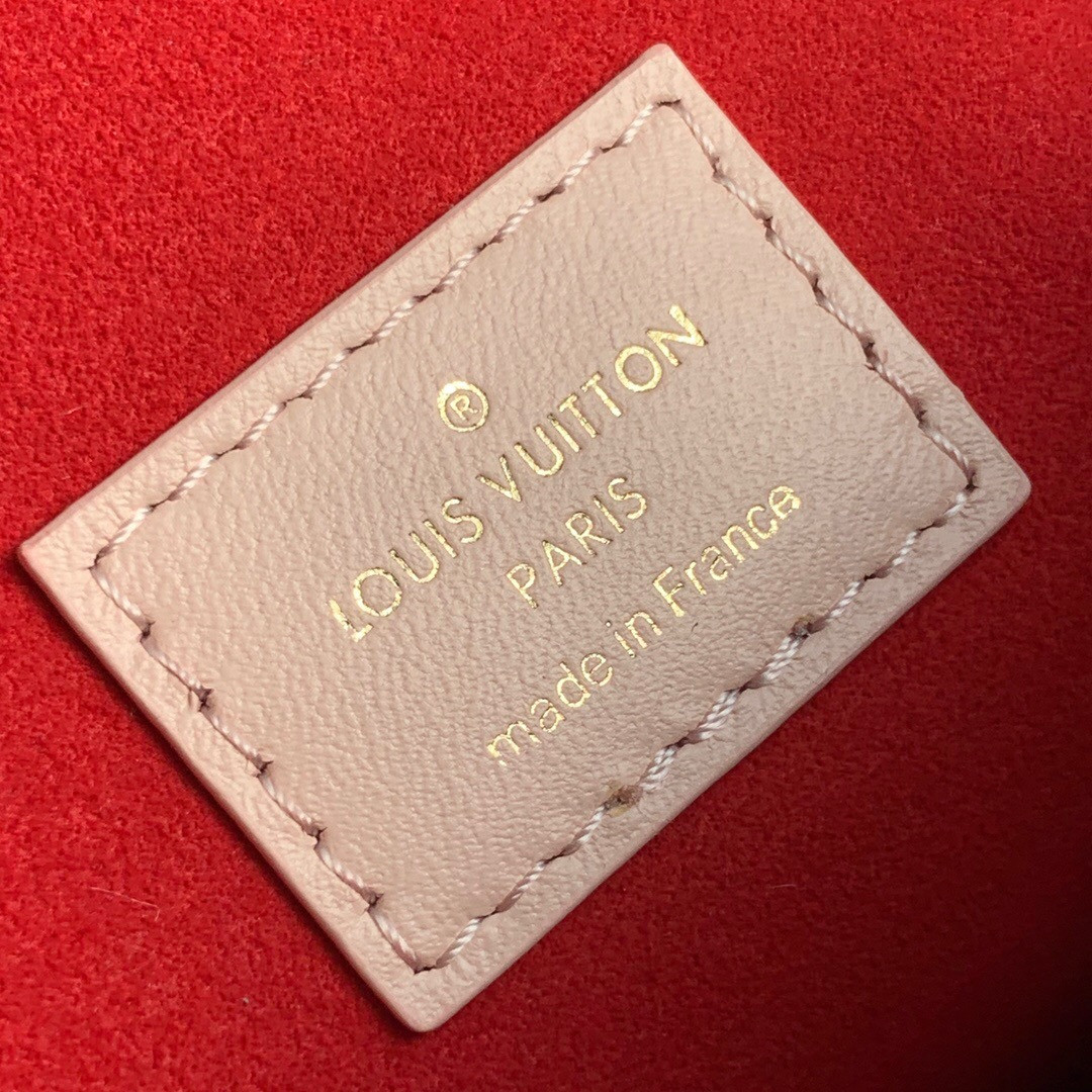 LV COUSSIN PM M58739