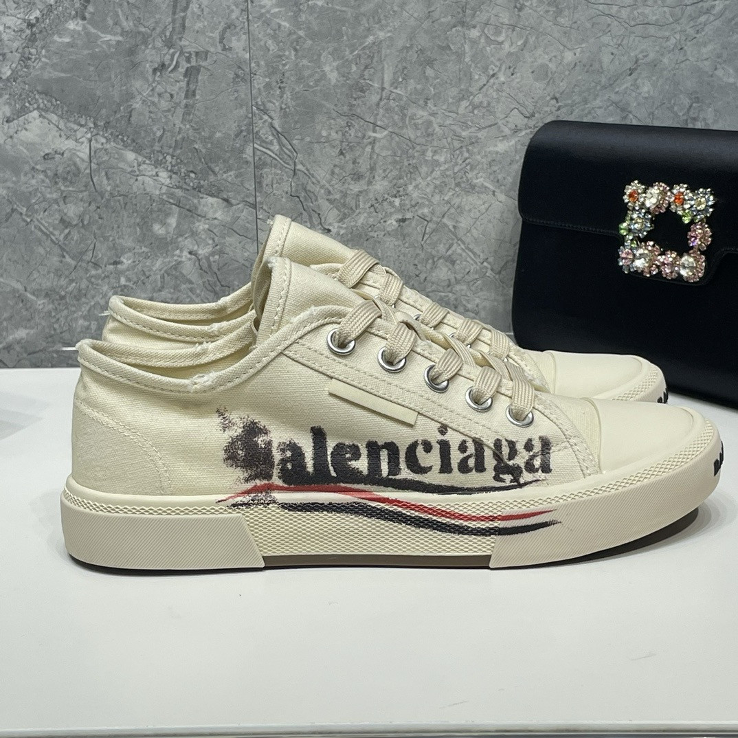 ua Ba*len*cia*ga paris low top sneaker