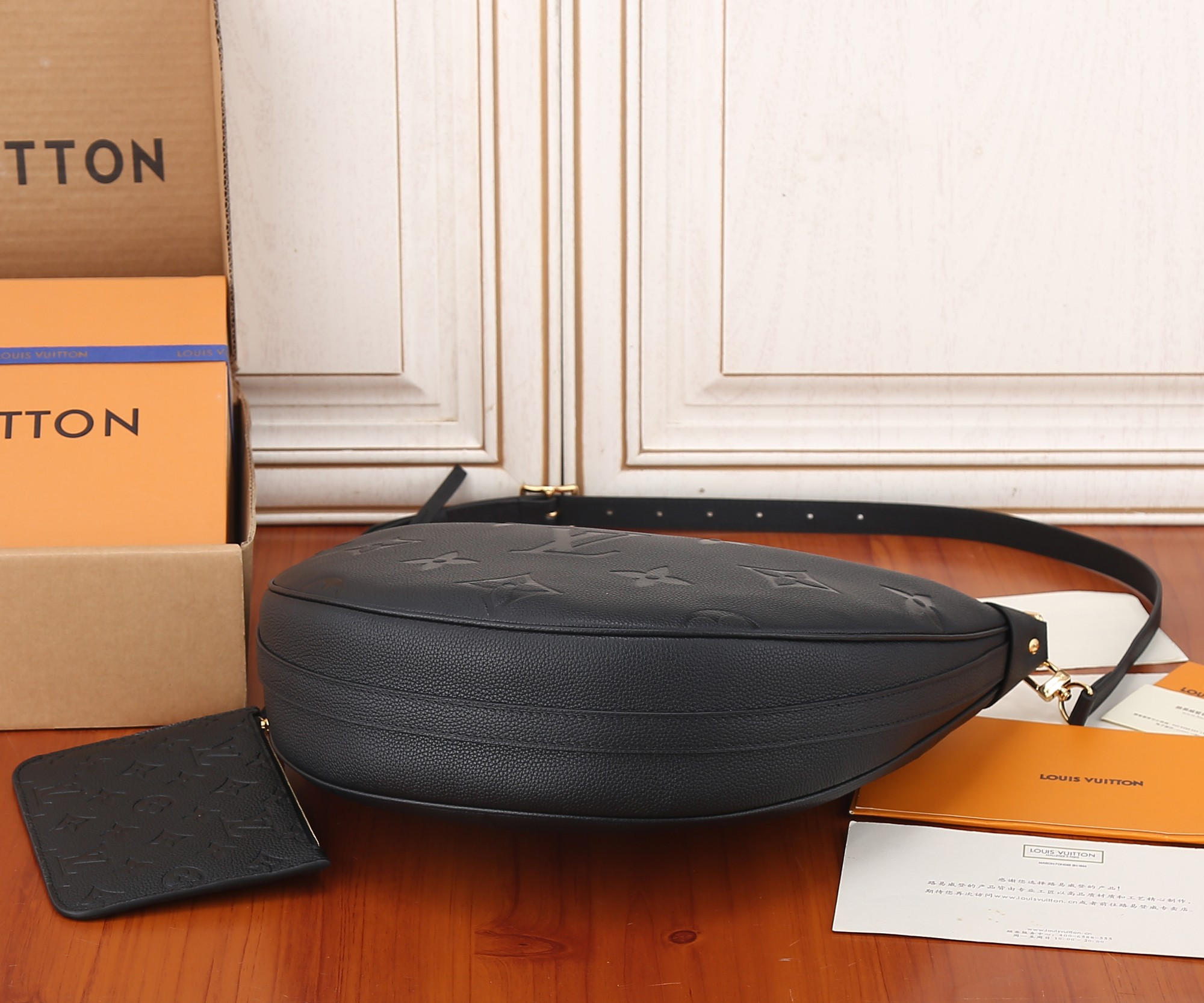 LV Loop Hobo M46725 15 x 10.2 x 3.9 inches