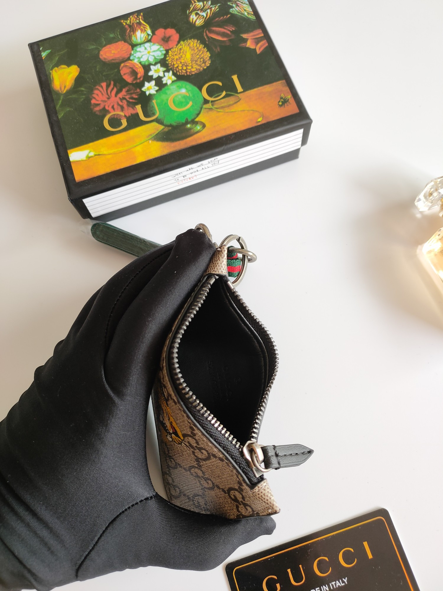 G*u*i gg  card case wallet