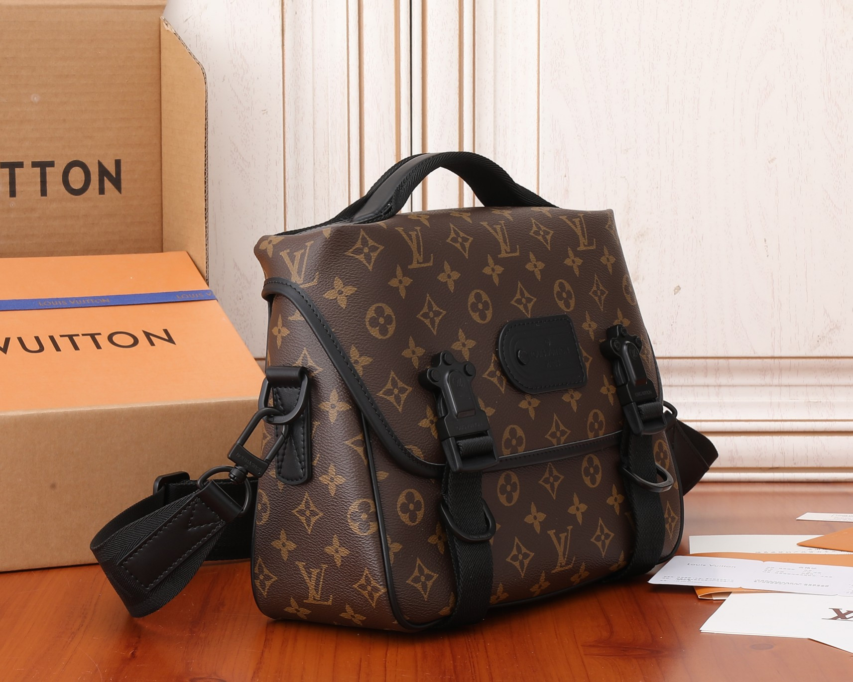 LV M46972 Trail Messenger 31 x 22 x11CM