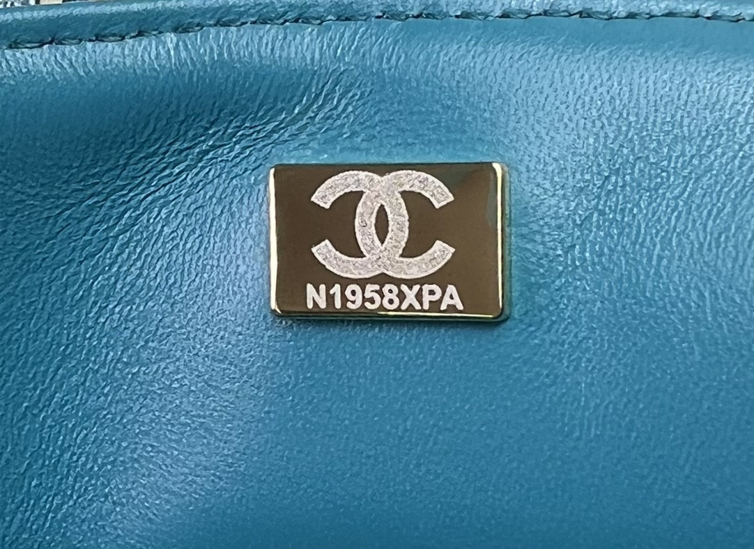 Ch*el classic 11.12 handbag tweed & gold-tone metal   6 × 9.9 × 2.5 in