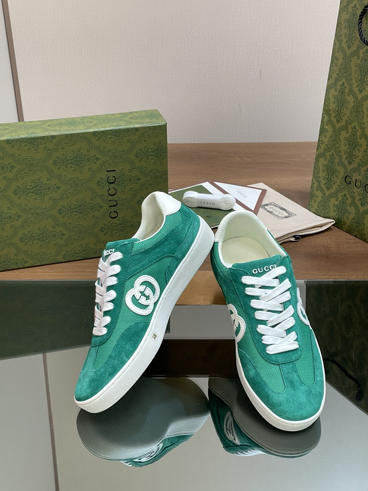 ua G*u*i interlocking g sneaker green