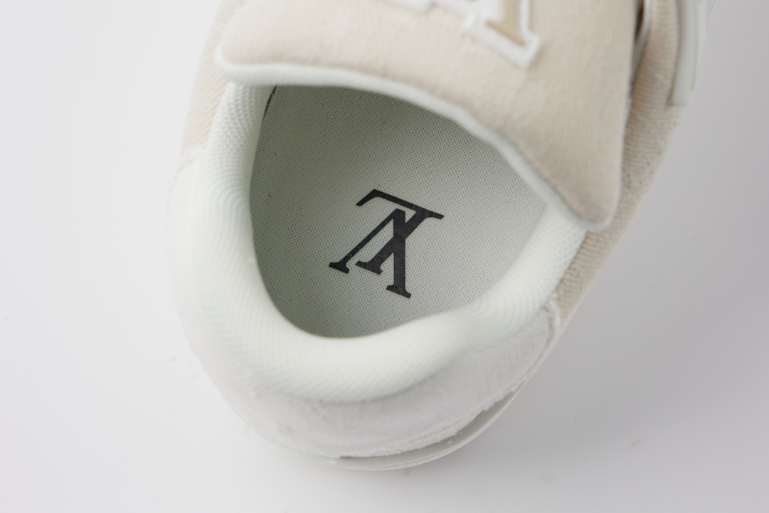 UA LV Trainer Sneaker