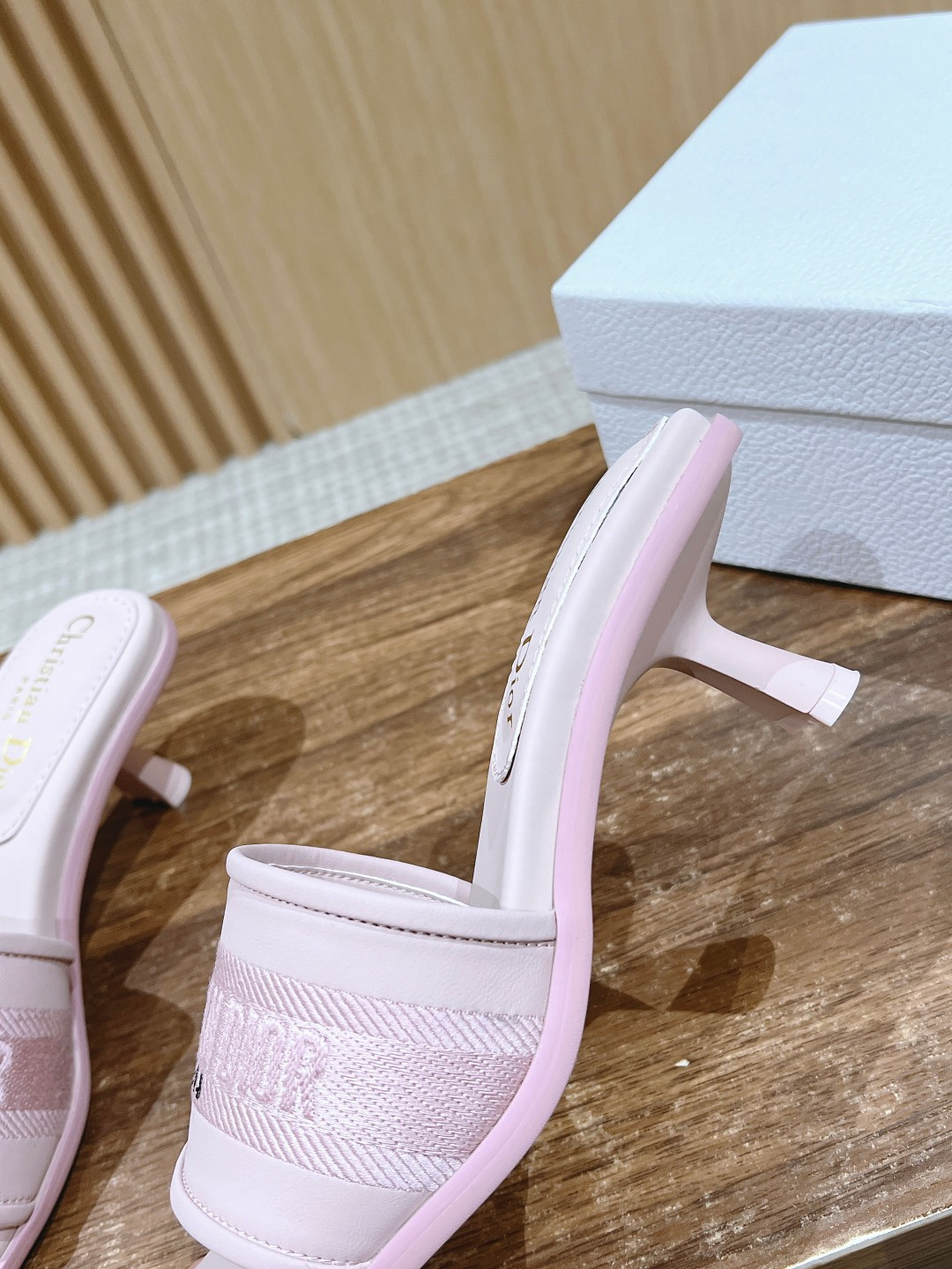 D*or dway heeled slide