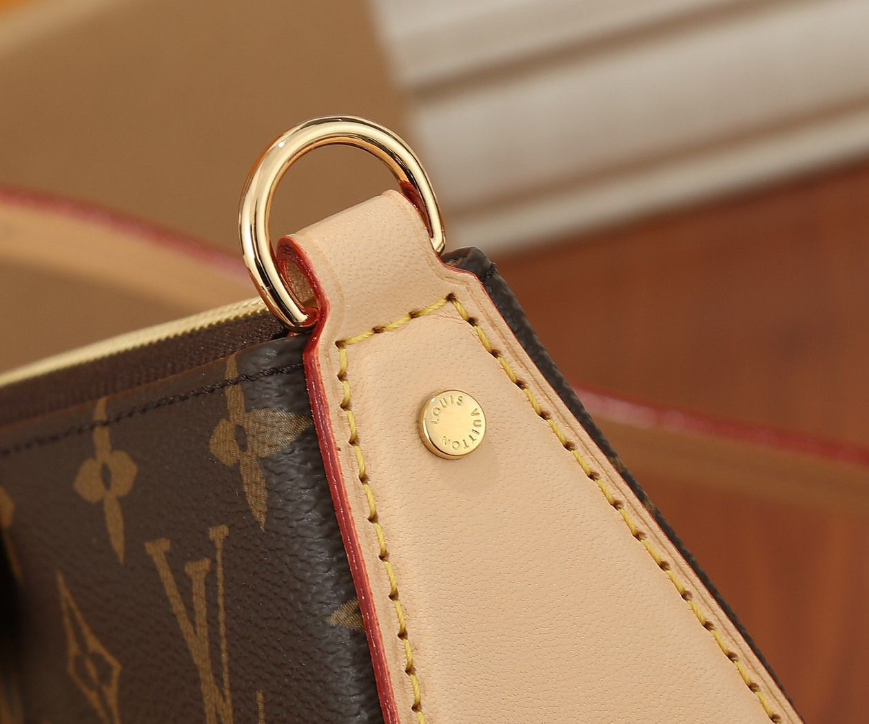 LV Pochette Tirette M12859  8.7 x 4.7 x 2.2 in