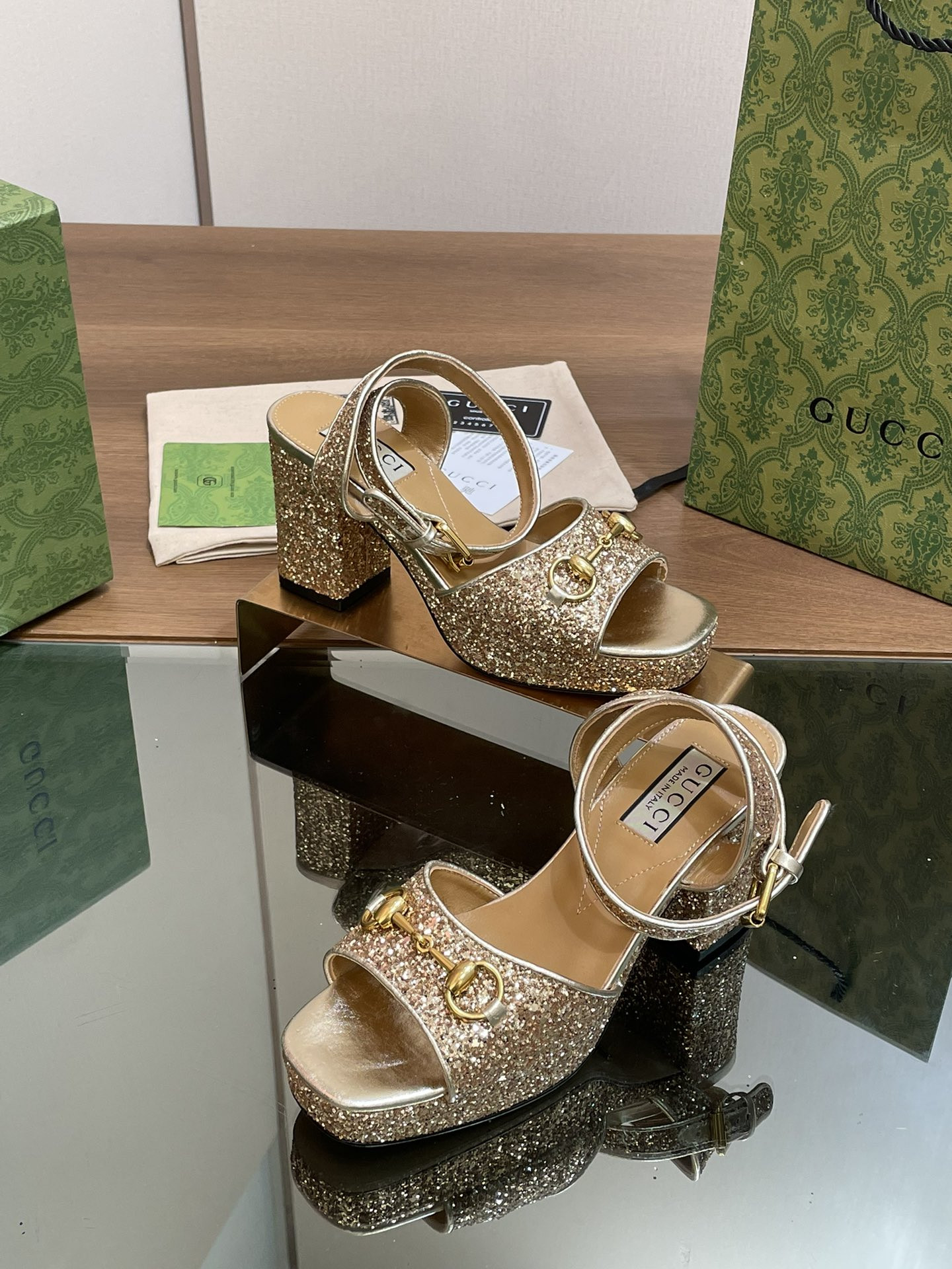 ua G*u*i horsebit platform sandal