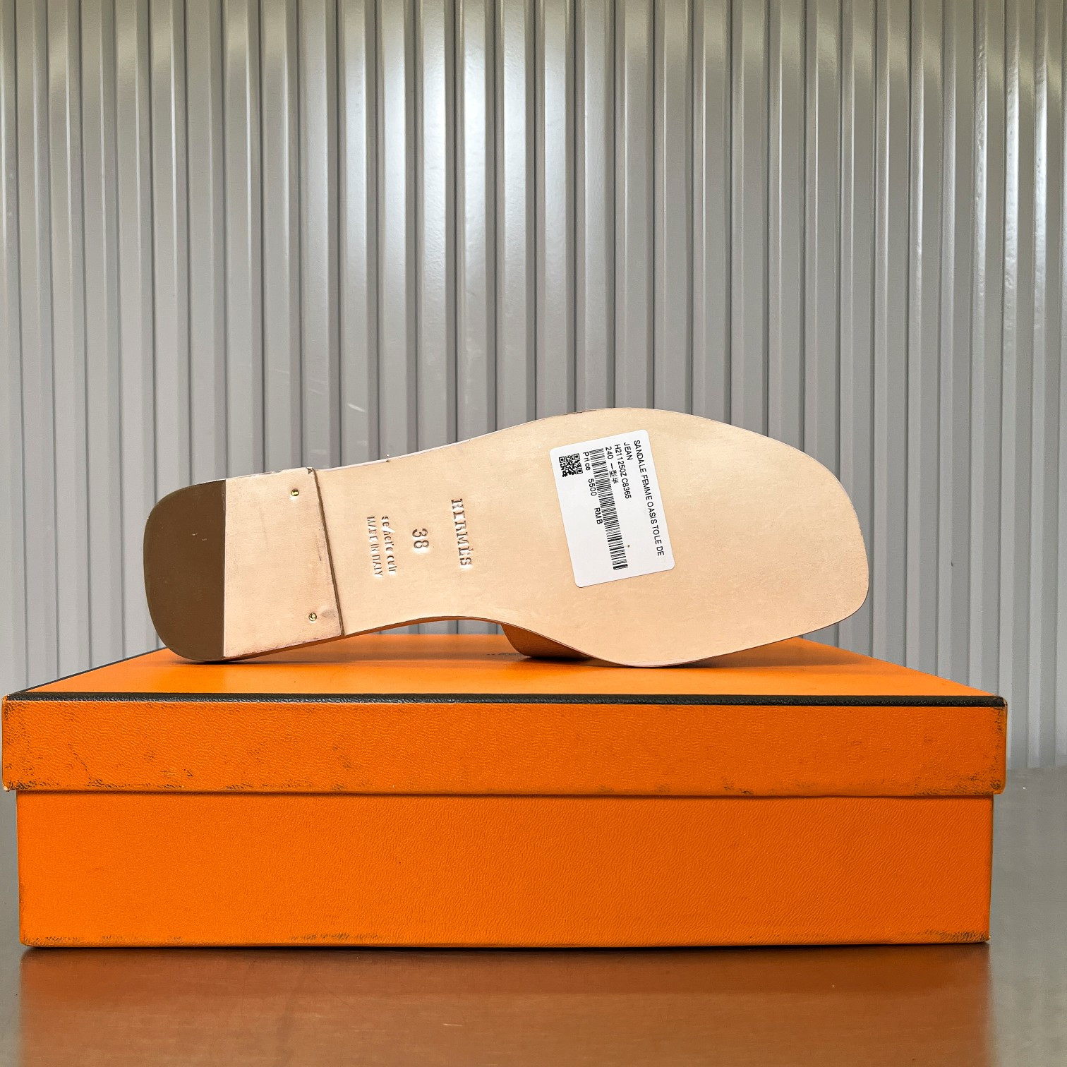 ua H**me5 oran sandal