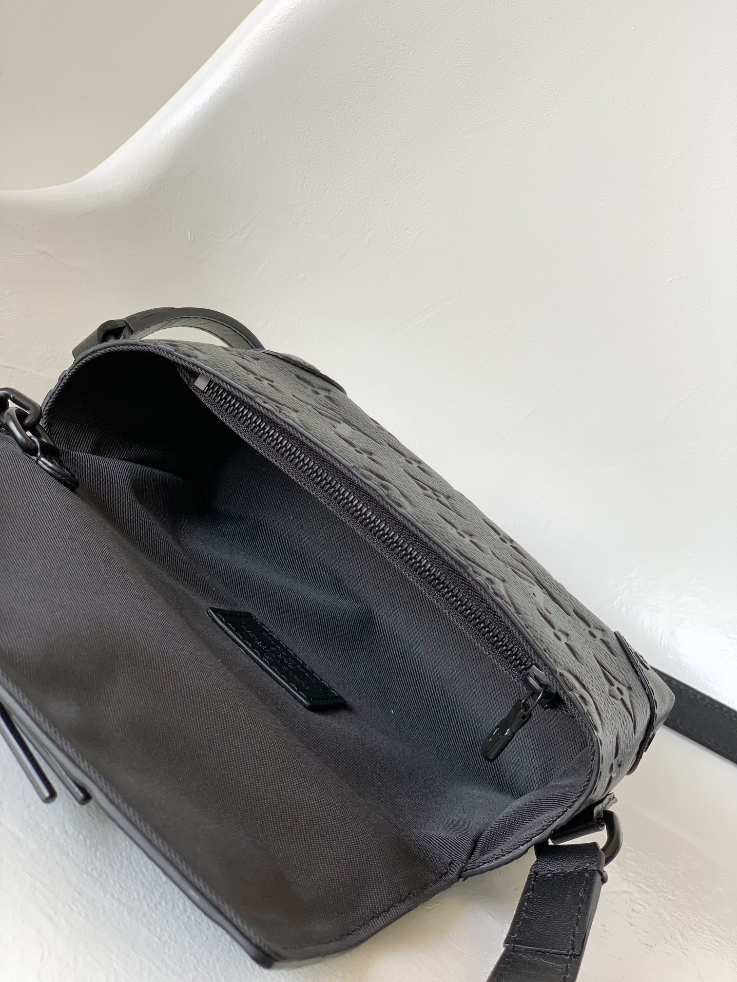 LV Steamer Wearable Wallet M81746 18×11×6.5cm