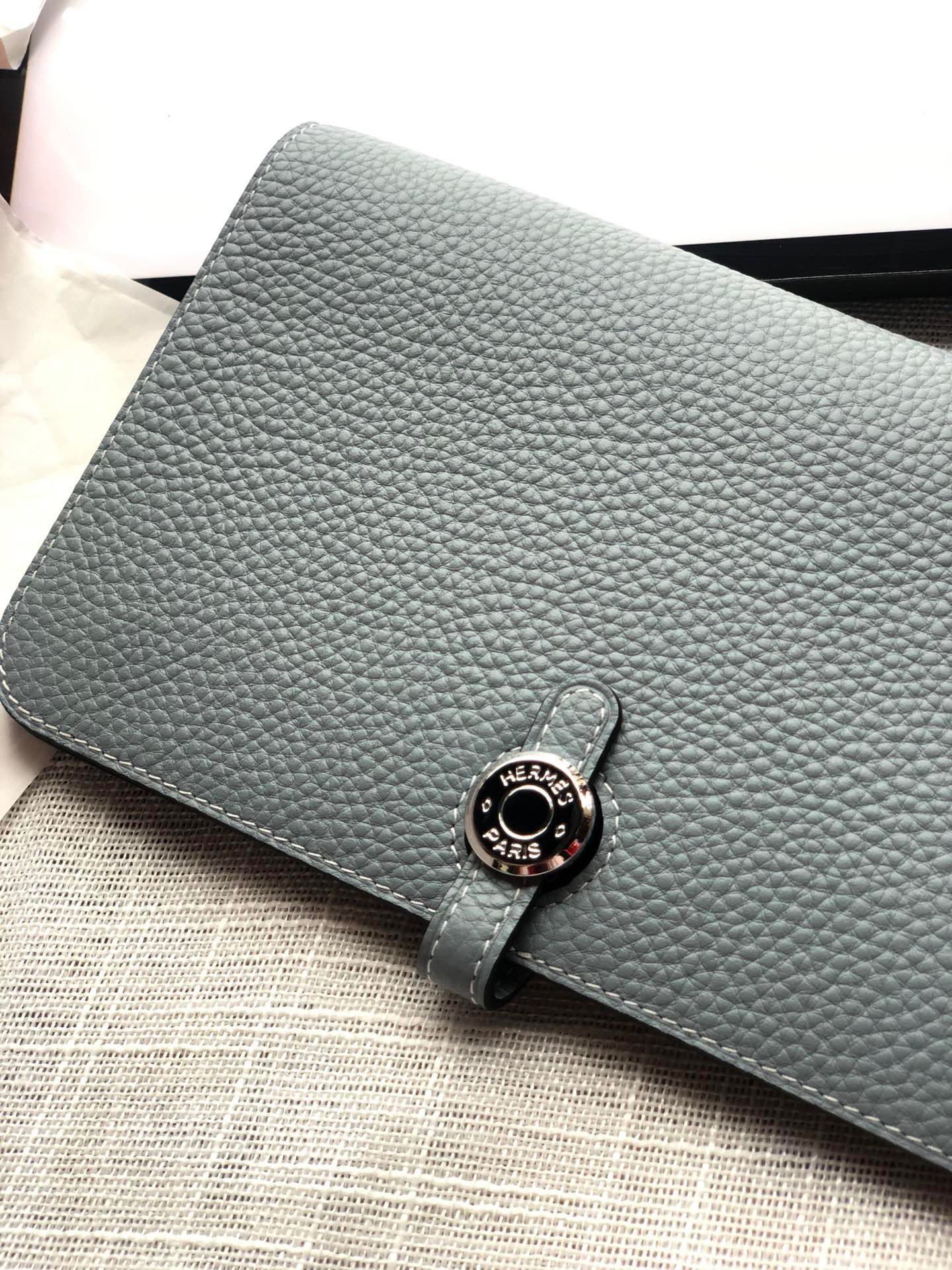 H**me5 dogon duo wallet 20.1cm