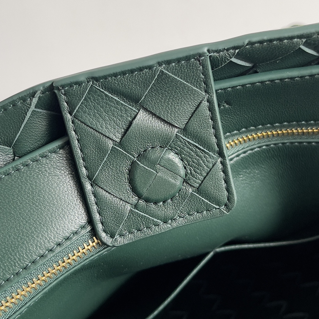 bo*te*ga Ve*ne*ta medium andiamo 32x25x11cm