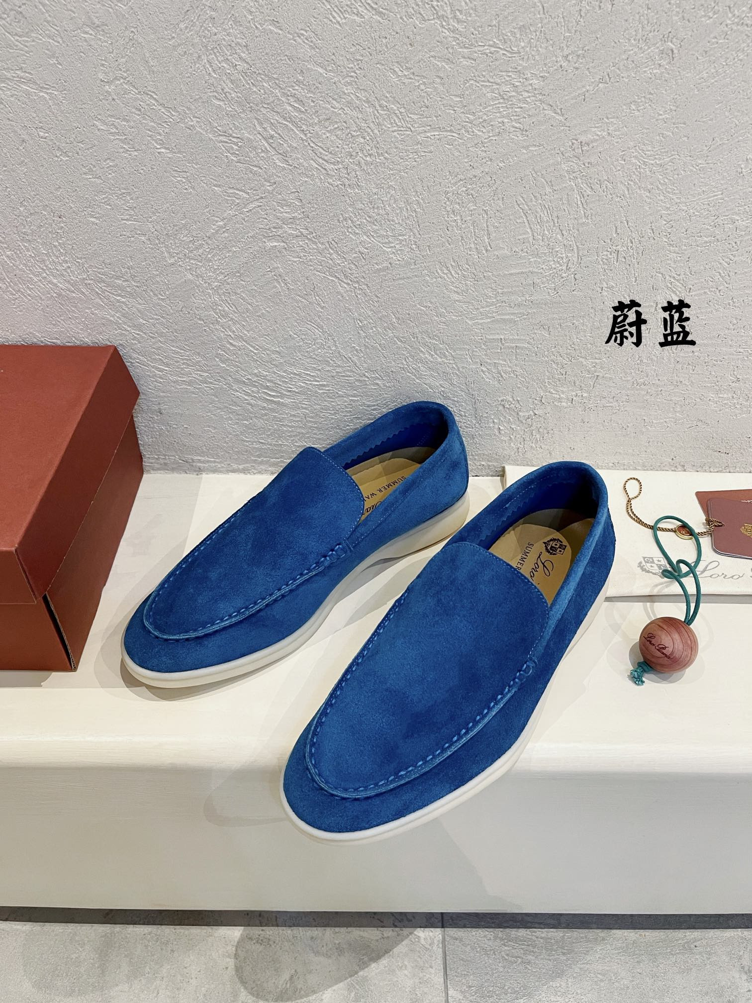 ua L**o p*ana summer walk loafers