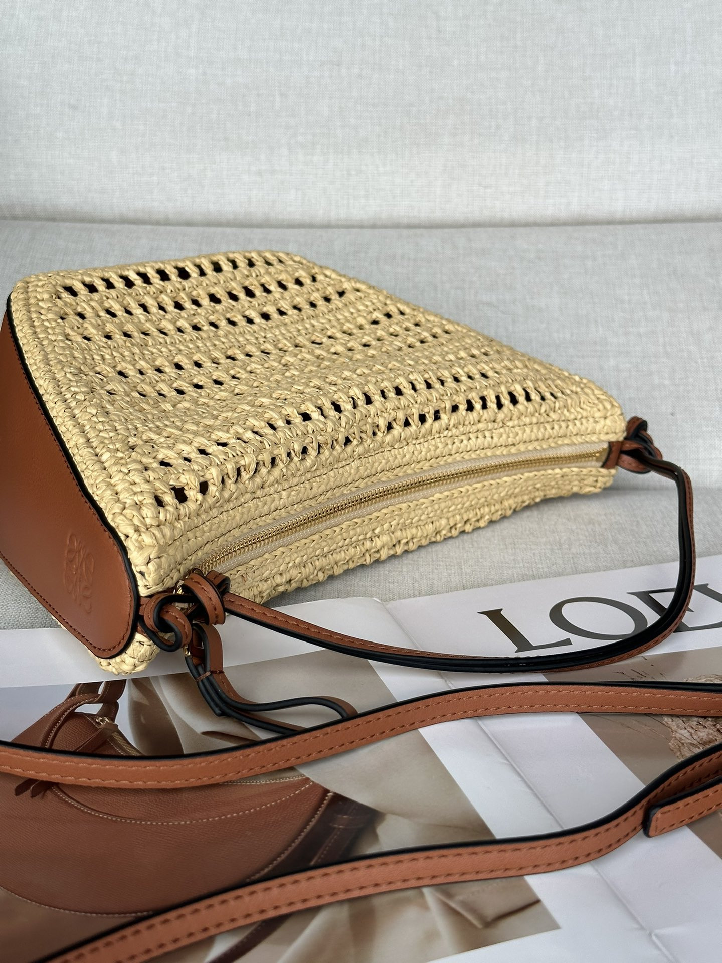 L0ew* mini hammock hobo in raffia and calfskin 28x17x9.5cm