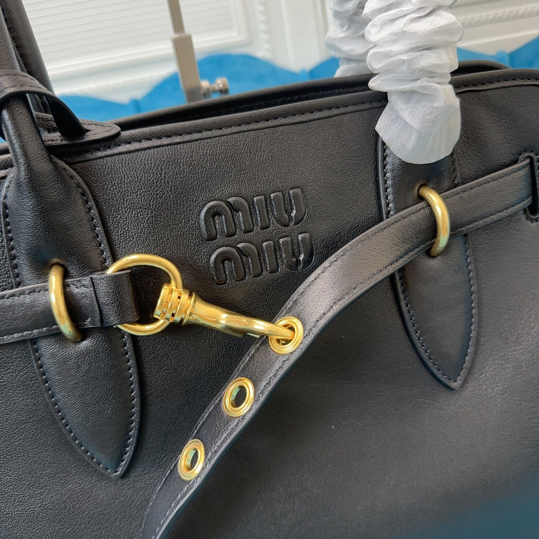 Miu Miu aventure nappa 31X40X13CM