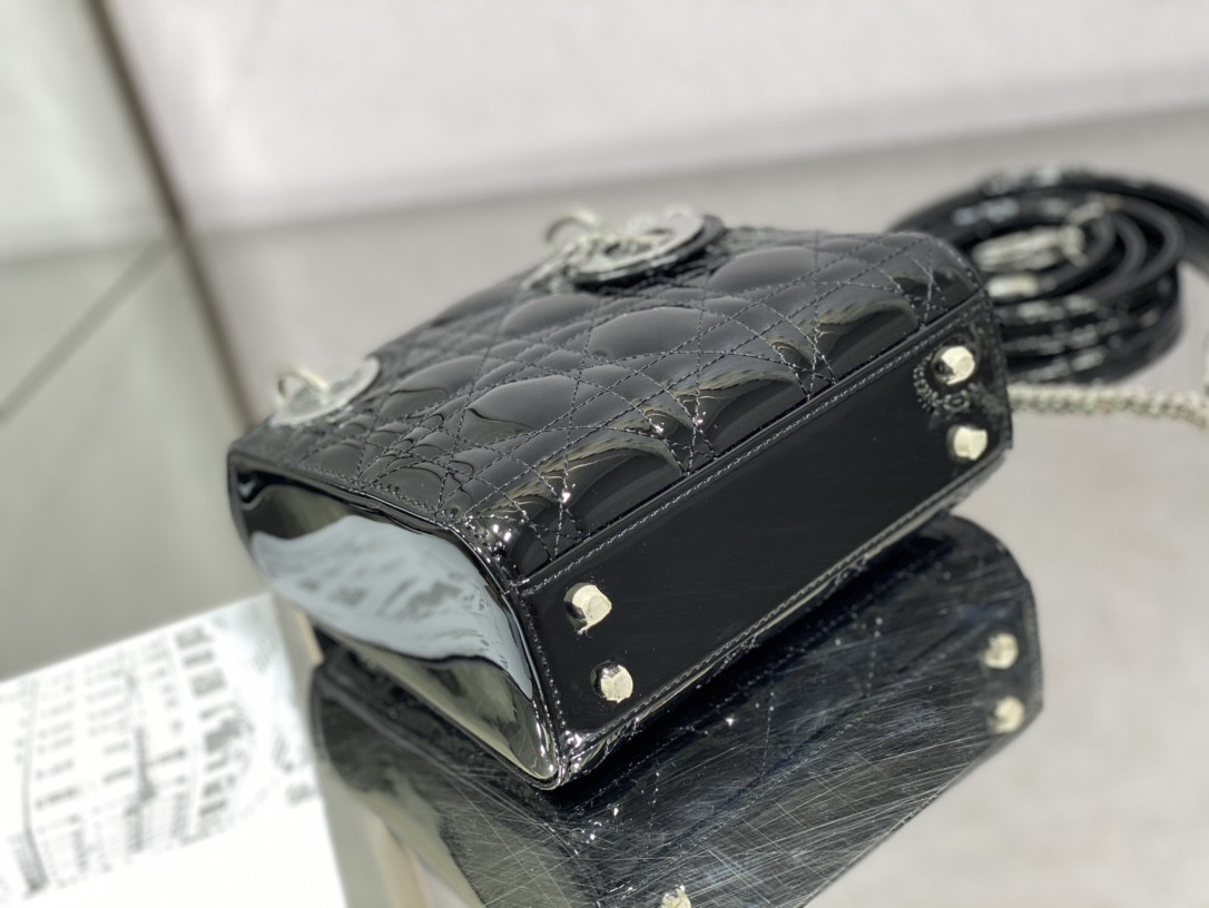 mini lady D*or bag patent cannage calfskin 17 x 15 x 7 cm