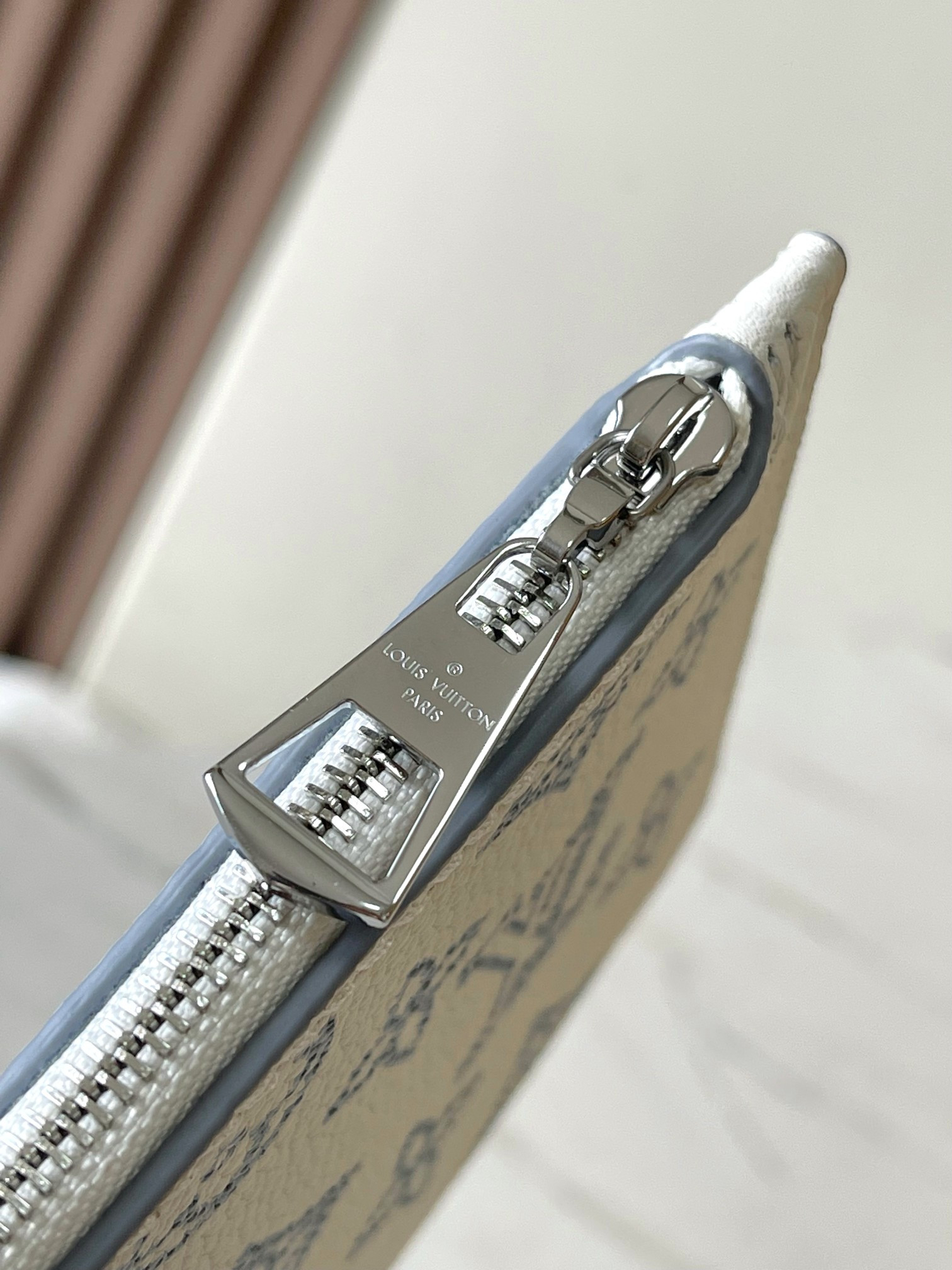 LV Blossom PM M11734 20x20x12.5cm