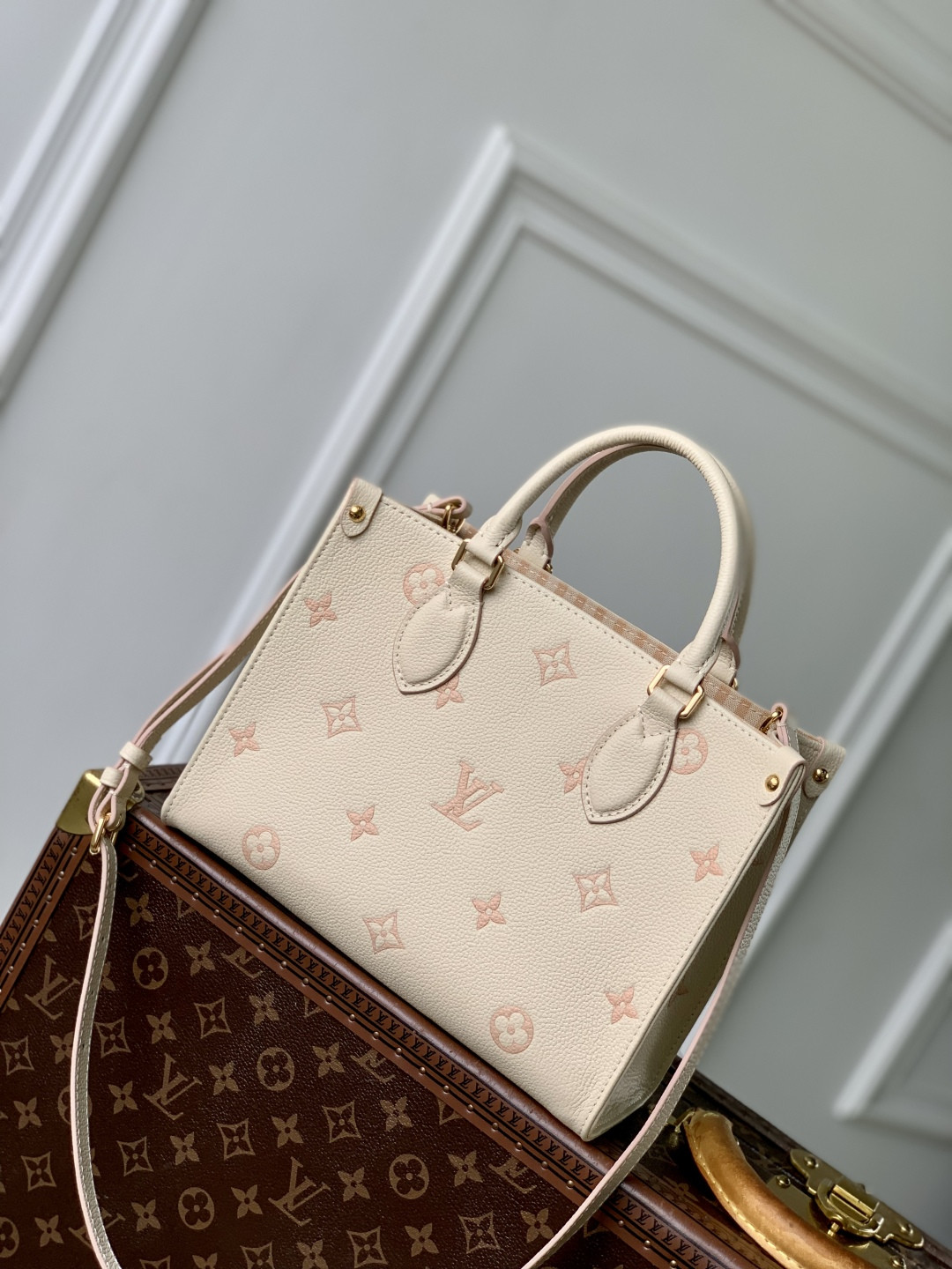 LV OnTheGo PM M14403 25x19x11.5cm